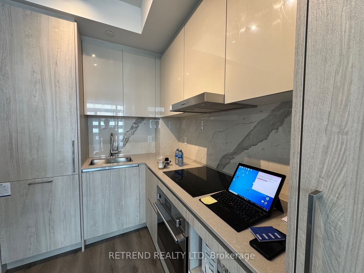 225 Commerce Street E 4001, Vaughan, ON L4J 0R1 photo 3