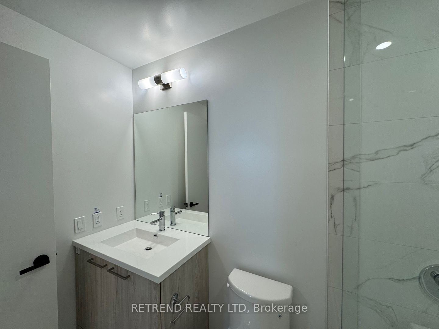 225 Commerce Street E 4001, Vaughan, ON L4J 0R1 photo 4