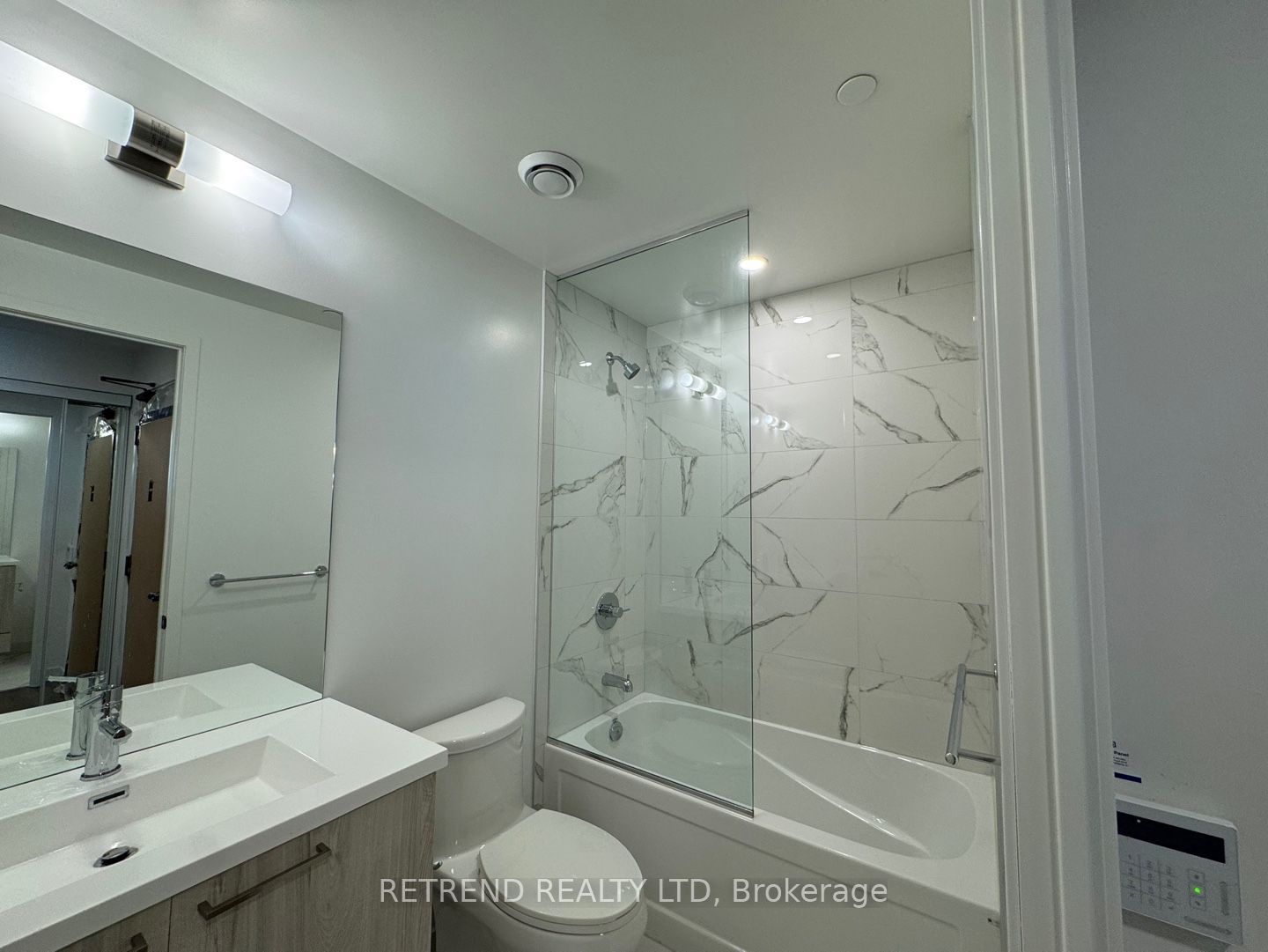 225 Commerce Street E 4001, Vaughan, ON L4J 0R1 photo 5