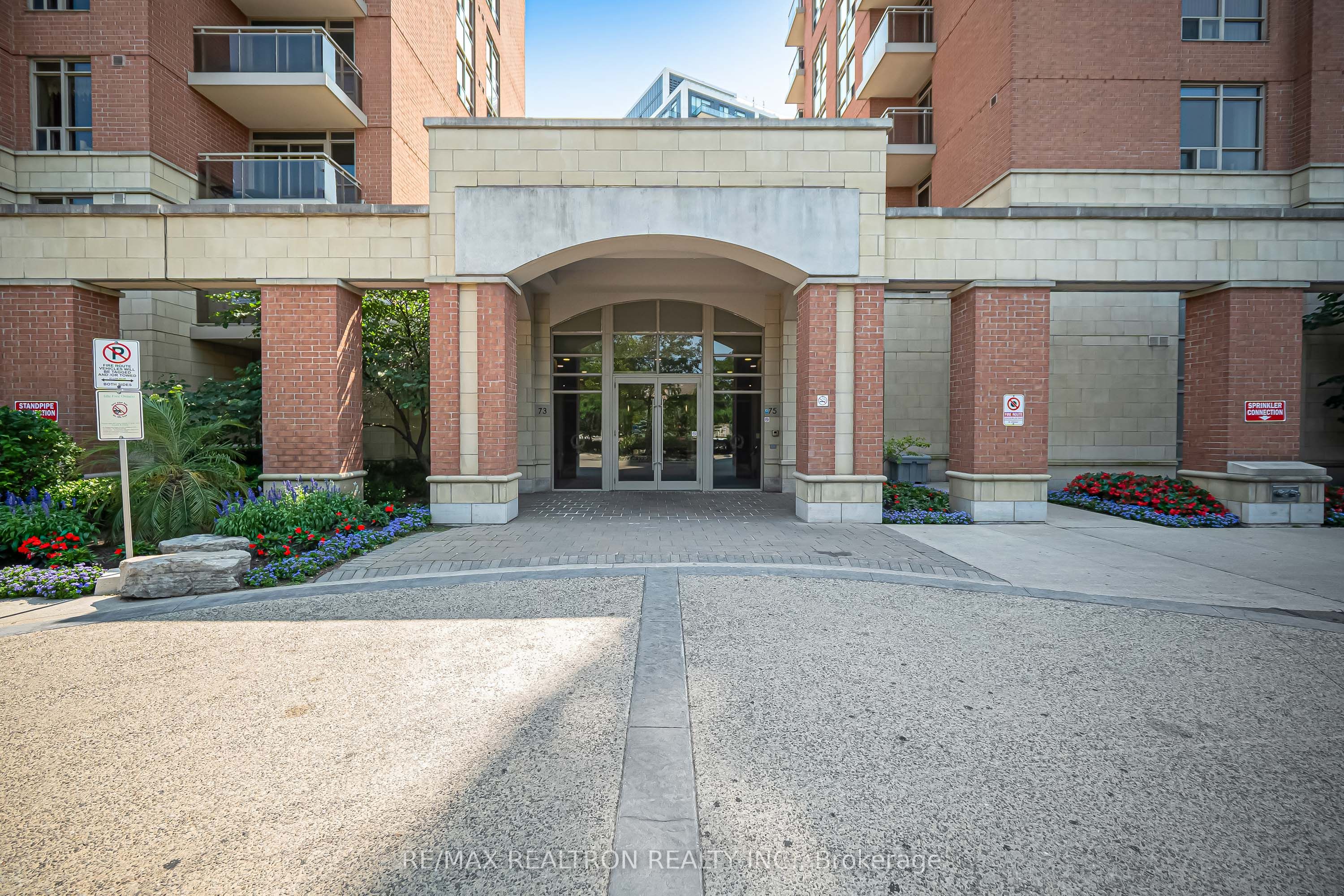 73 King William Crescent Lph01, Richmond Hill, ON L4B 0C2 photo 3