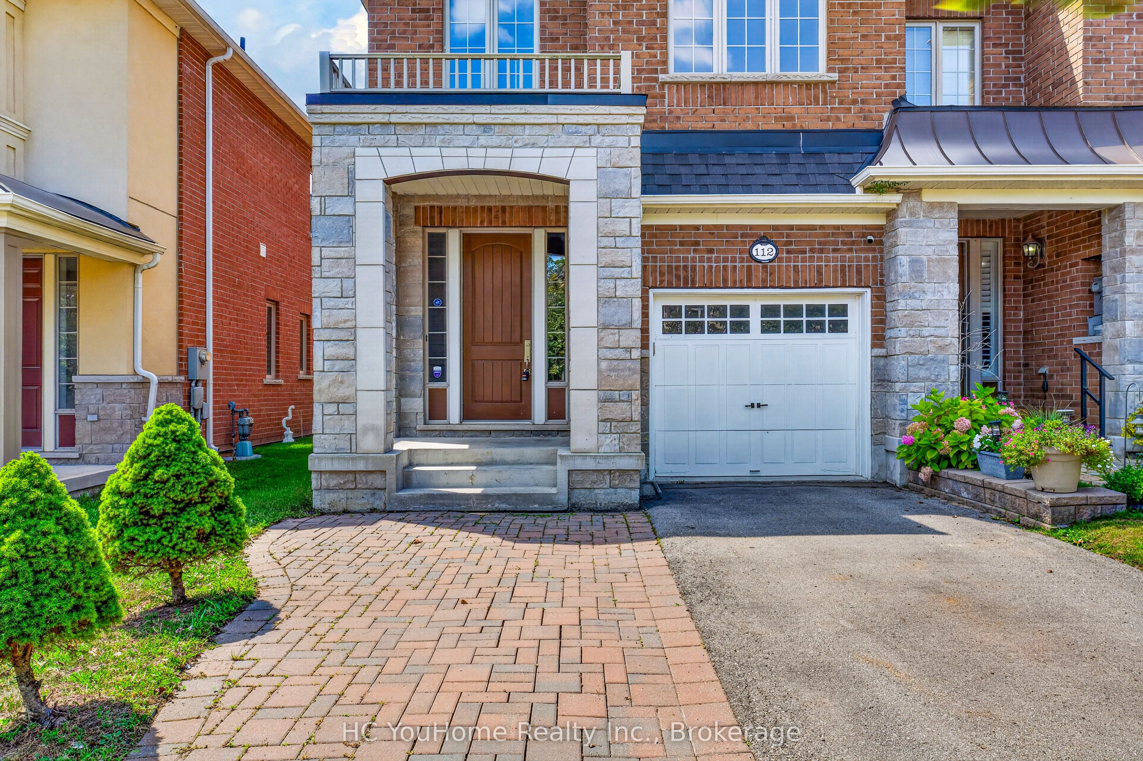 112 Lacewood Drive, Richmond Hill, ON L4S 0E6 photo 2