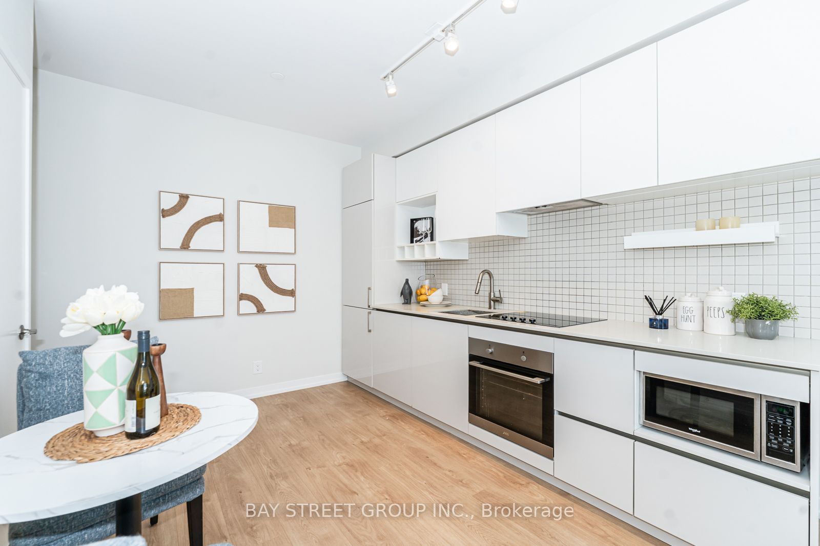 950 Portage Parkway 3111, Vaughan, ON L4K 0J7 photo 3