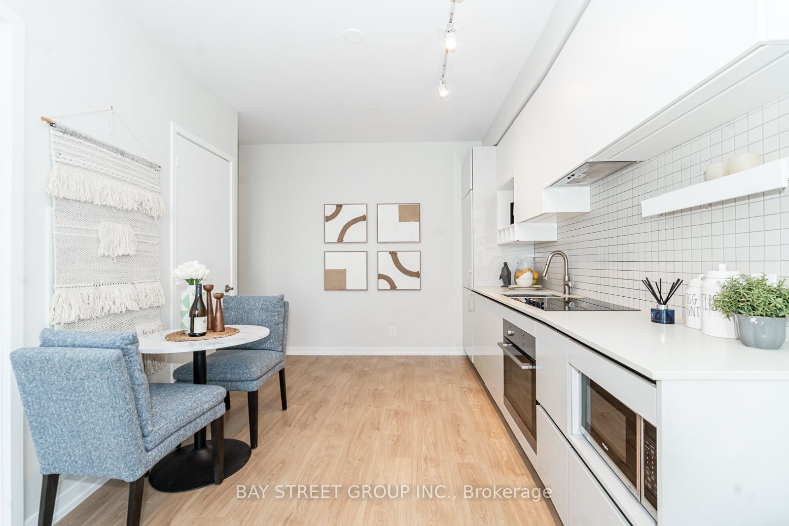 950 Portage Parkway 3111, Vaughan, ON L4K 0J7 photo 4