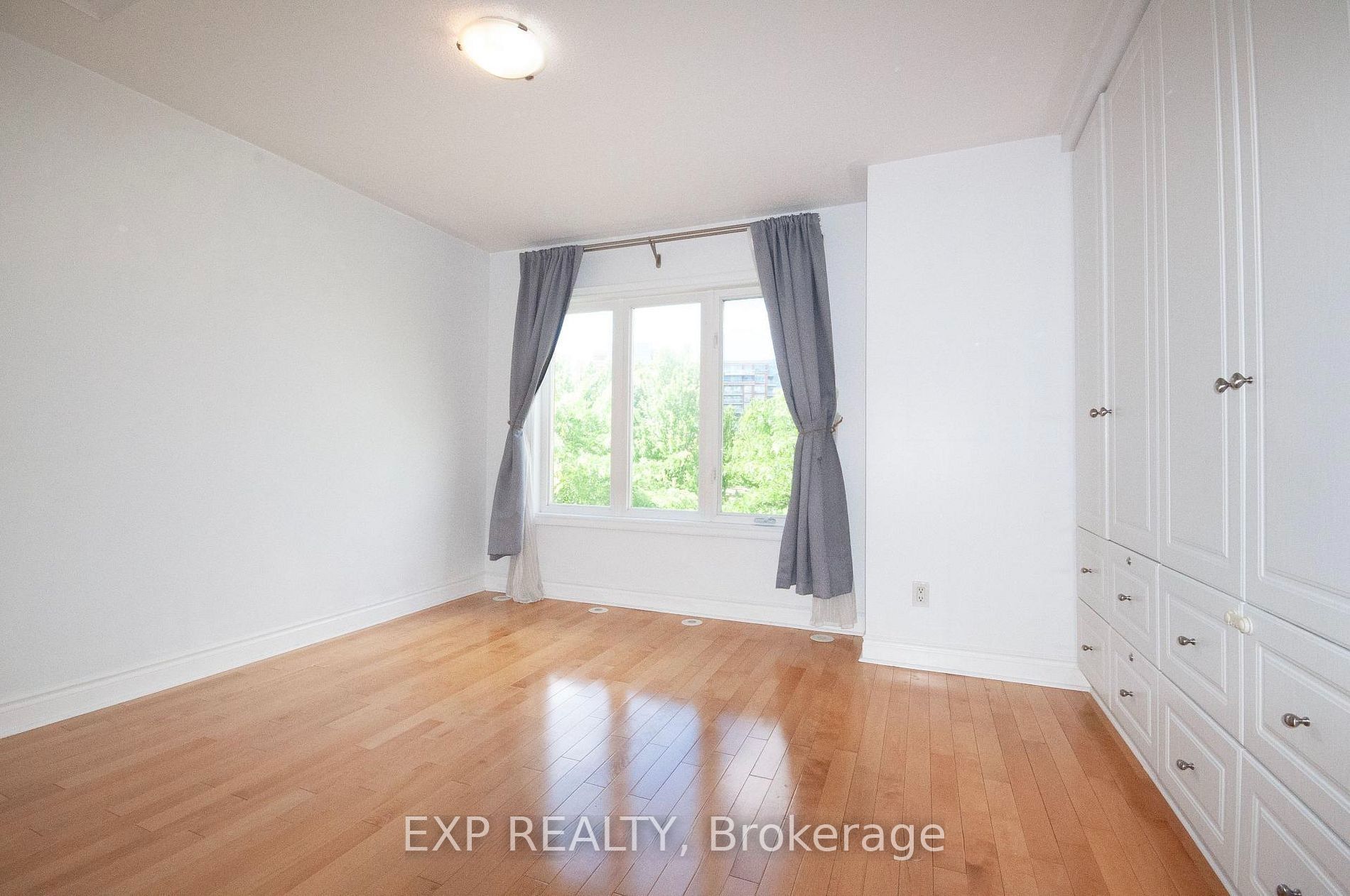 57 Galleria Parkway, Markham, ON L3T 0A3 photo 4