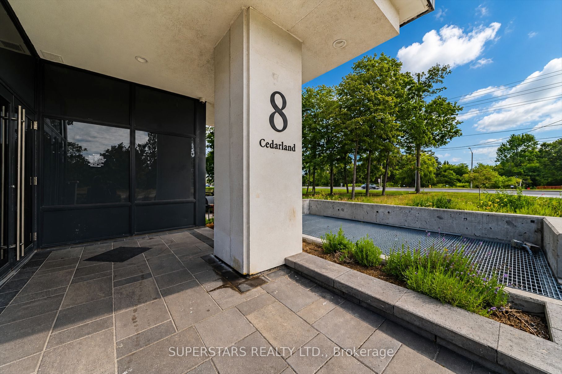 8 Cedarland Drive 1605, Markham, ON L6G 0H4 photo 2