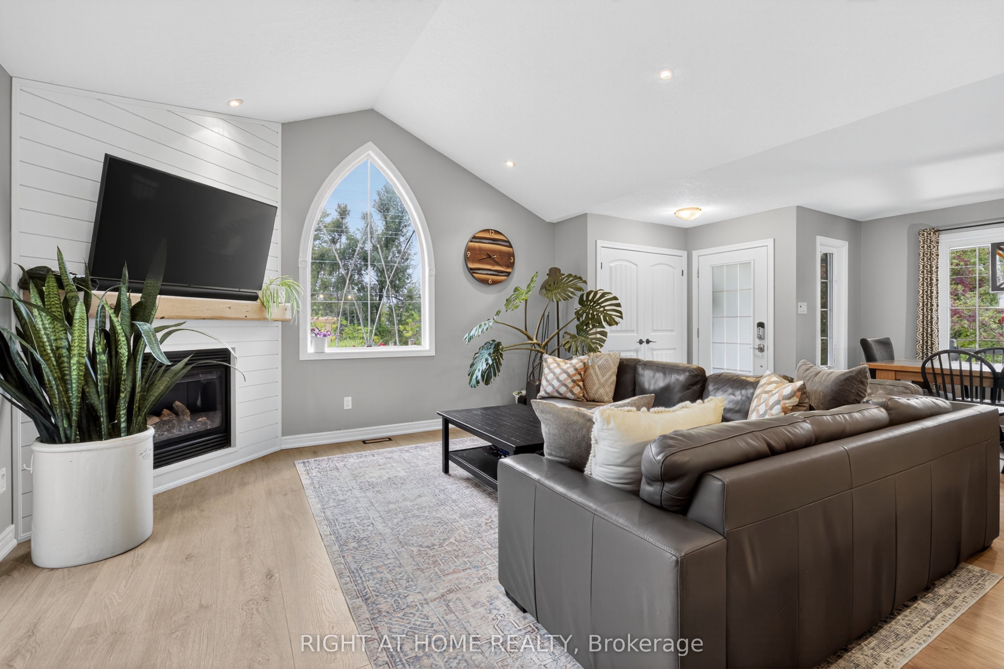 3005 Mason Drive, Innisfil, ON L9S 2J8 photo 4