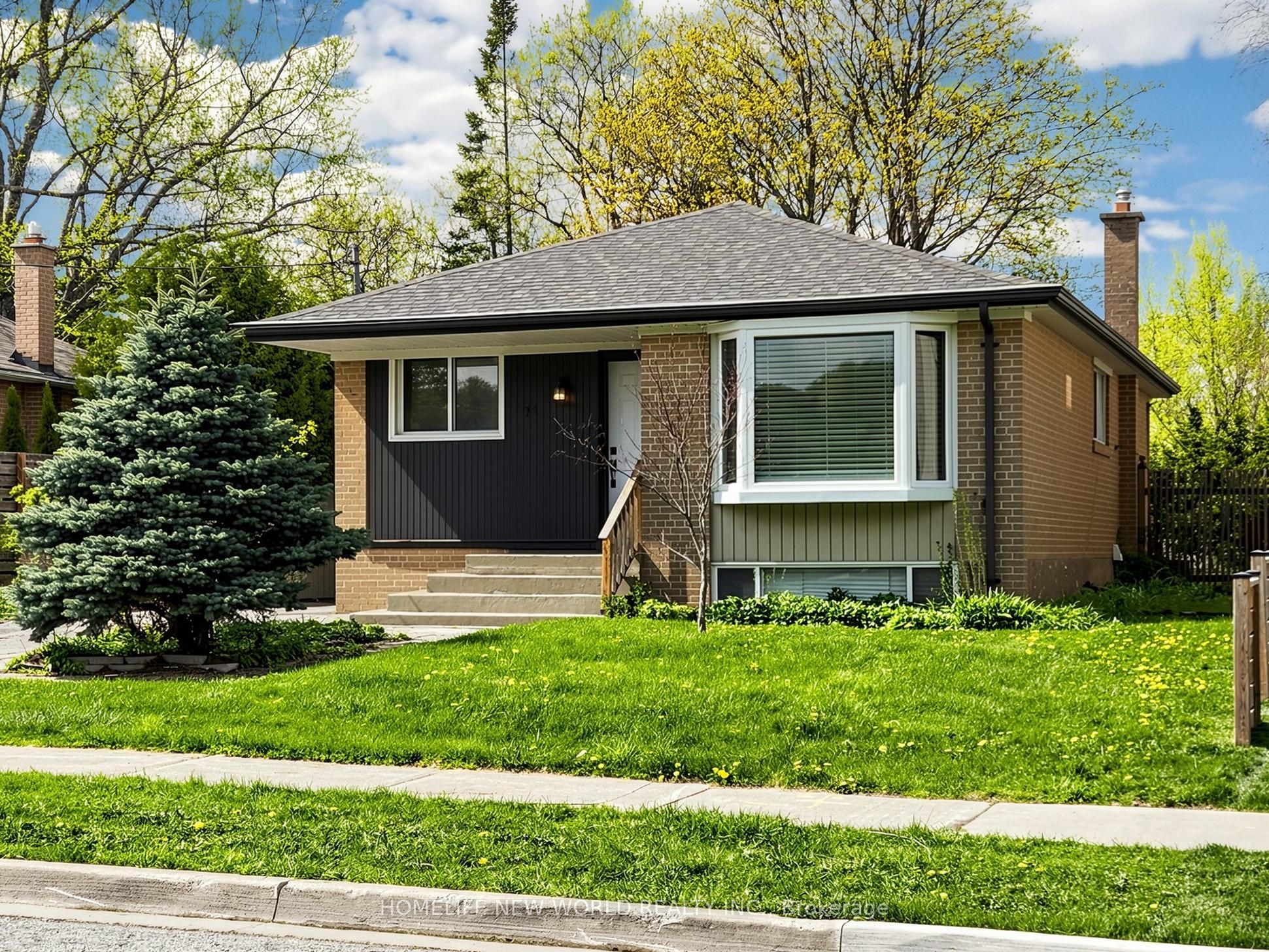 74 Child Drive, Aurora, ON L4G 1Y7