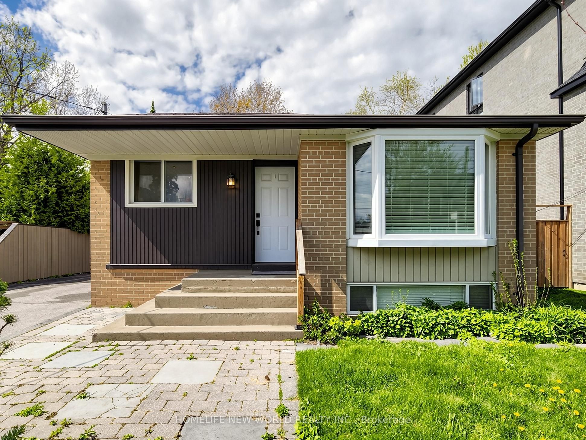 74 Child Drive, Aurora, ON L4G 1Y7 photo 3