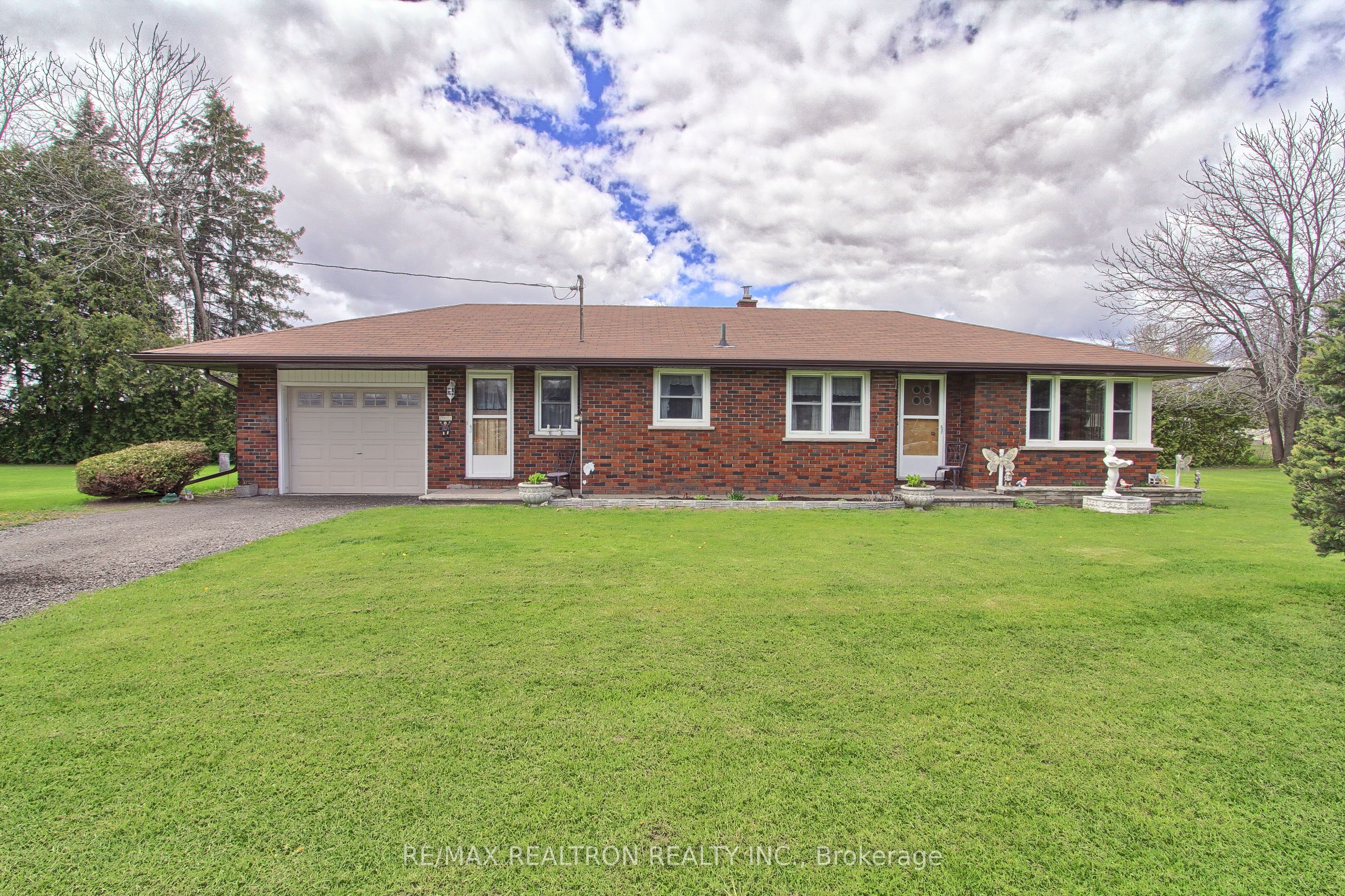 24342 Highway 48, Georgina, ON L0E 1A0 photo 2