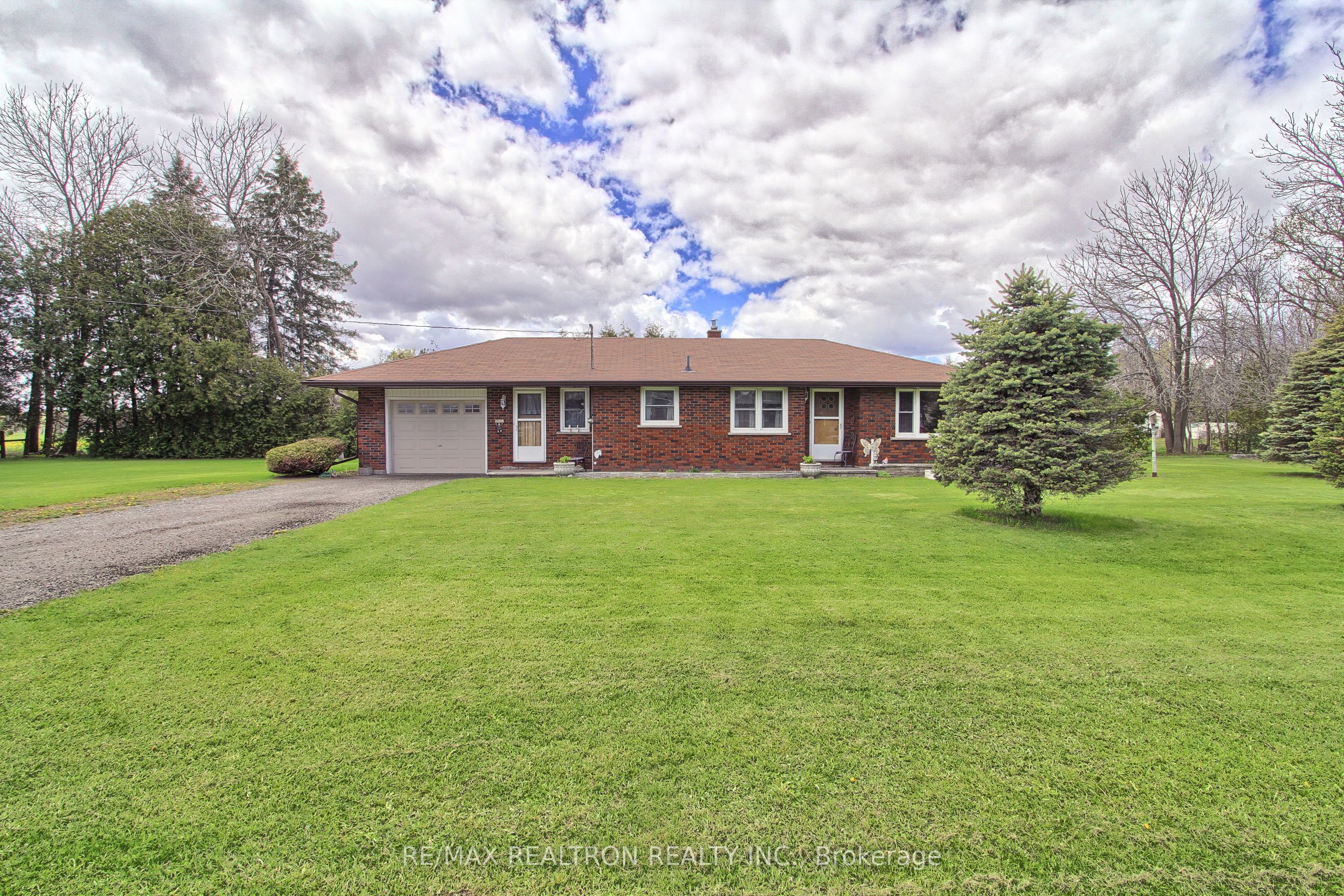 24342 Highway 48, Georgina, ON L0E 1A0 photo 4