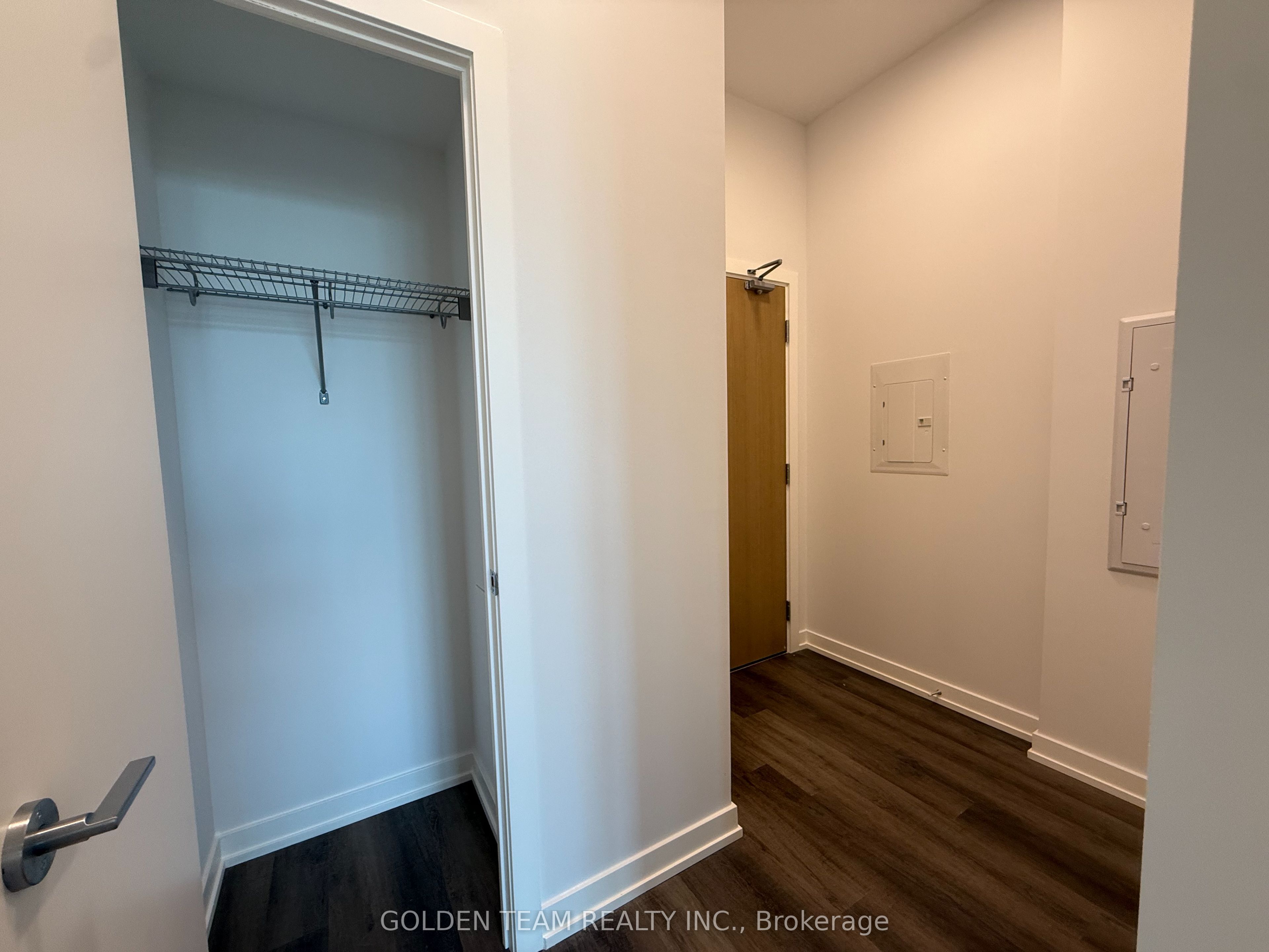 21 Meadowdale Road 106, Vaughan, ON L4K 0H6 photo 3