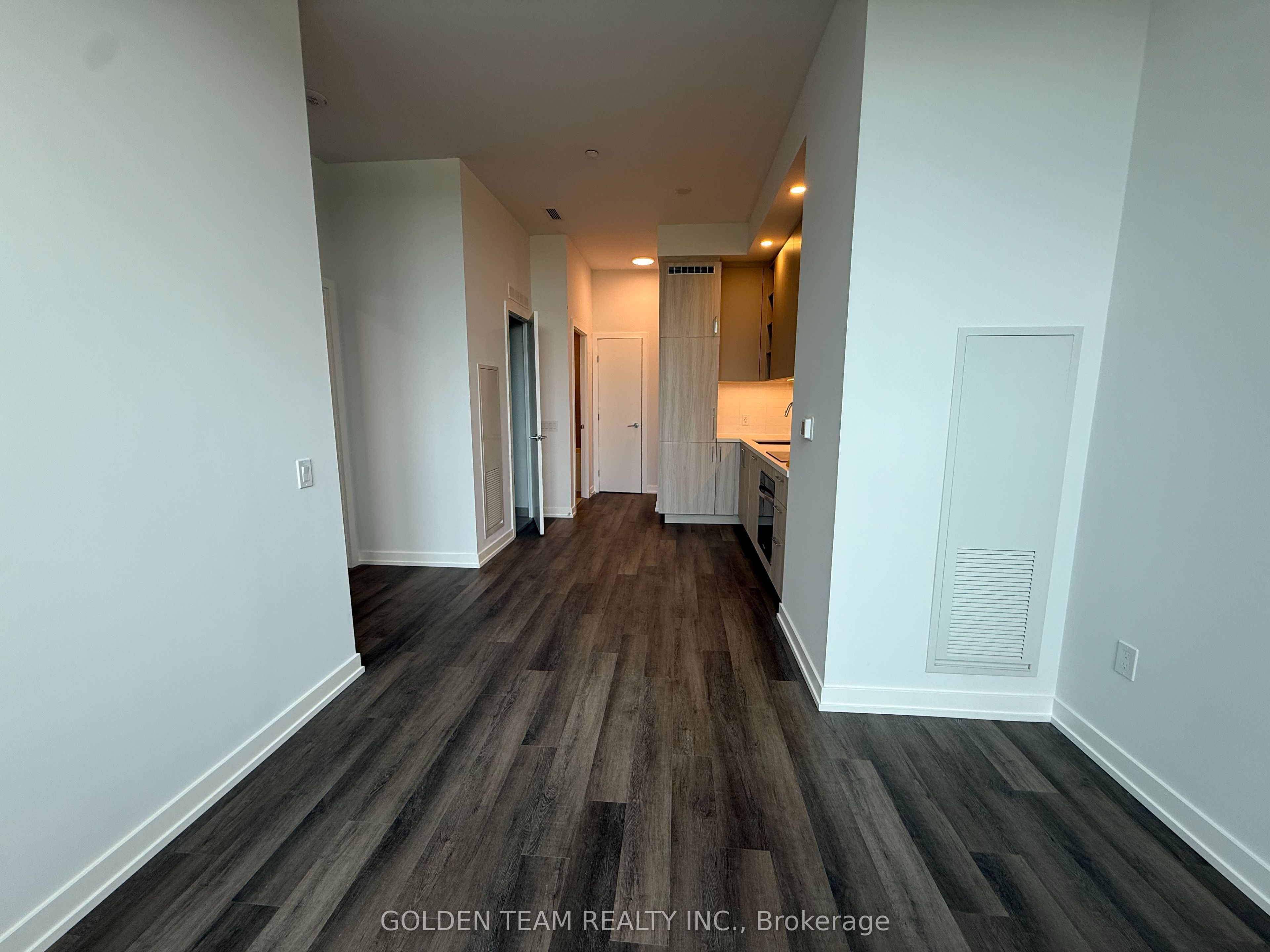 21 Meadowdale Road 106, Vaughan, ON L4K 0H6 photo 5