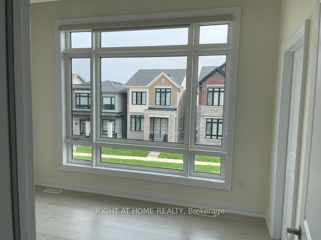 38 Mindanao Avenue, Markham, ON L6C 3T5 photo 2