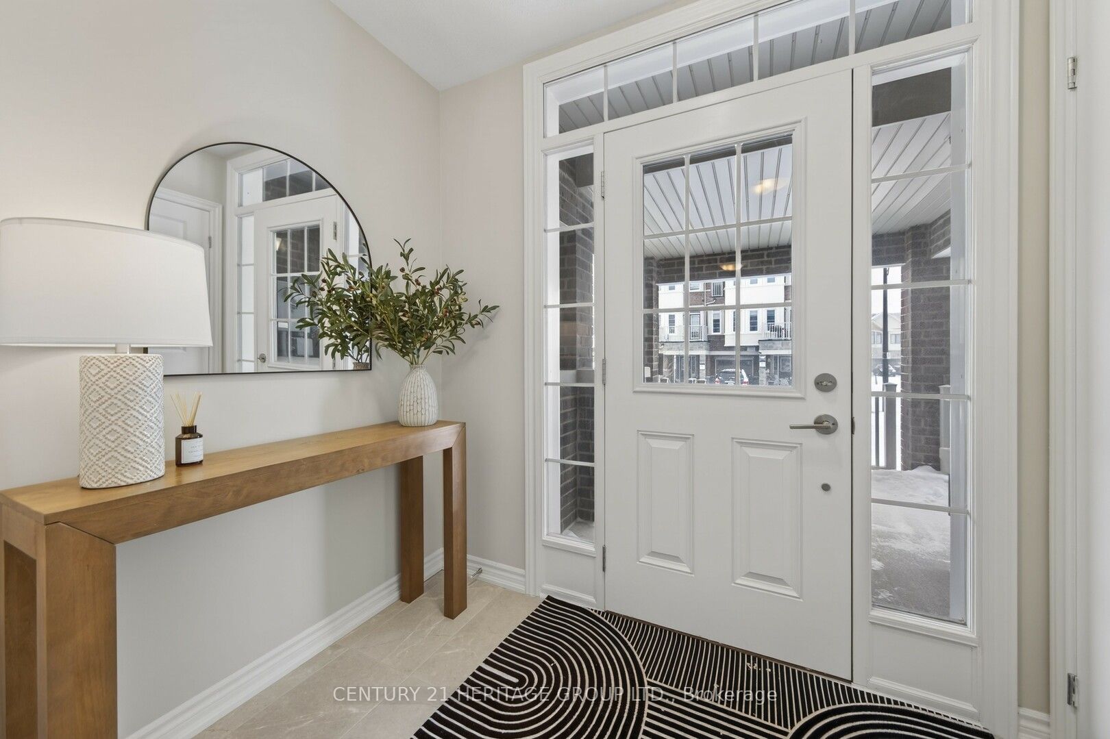 6 Mel Irving Drive, Bradford West Gwillimbury, ON L3Z 4P1 photo 3