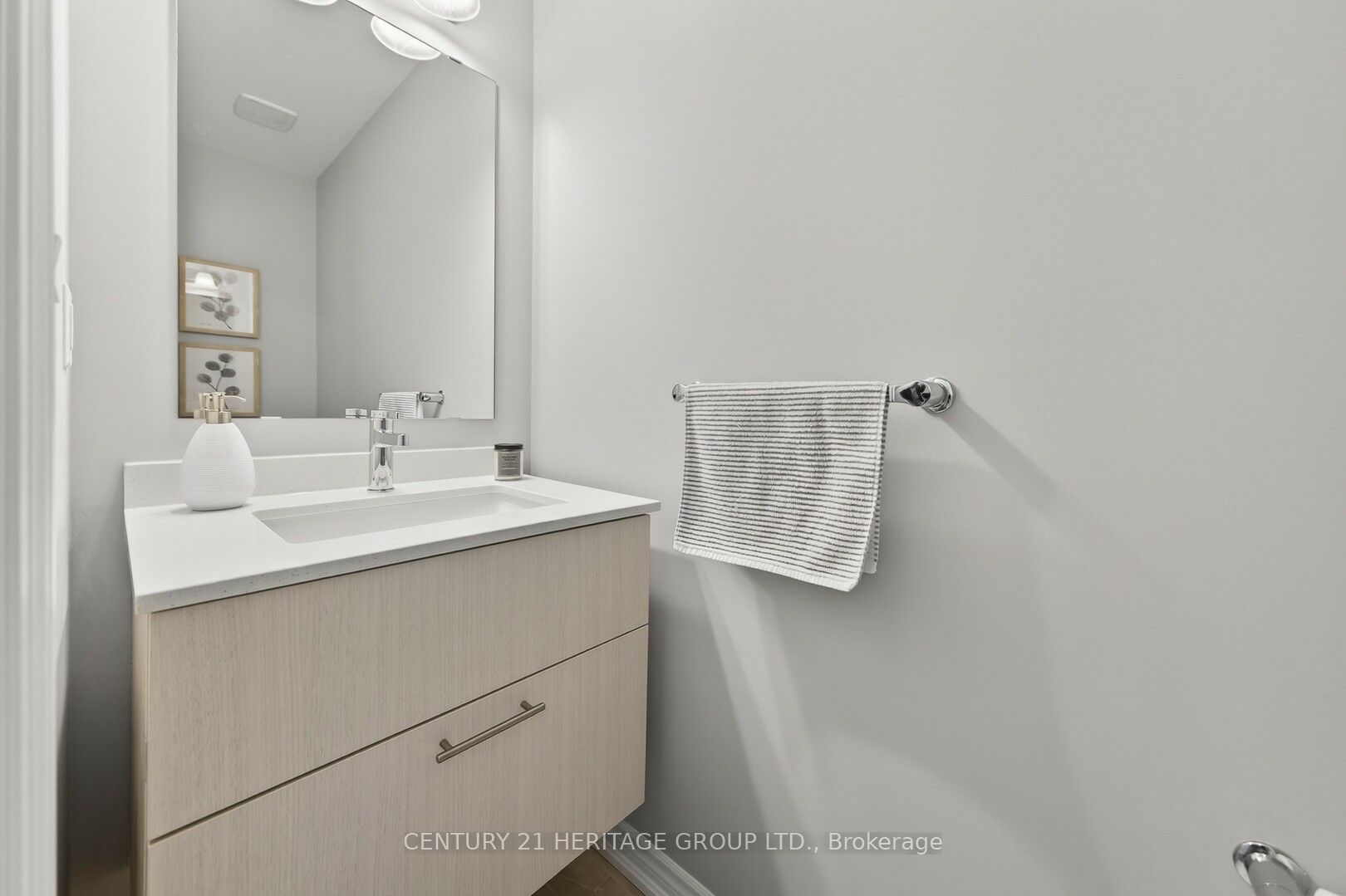 6 Mel Irving Drive, Bradford West Gwillimbury, ON L3Z 4P1 photo 5
