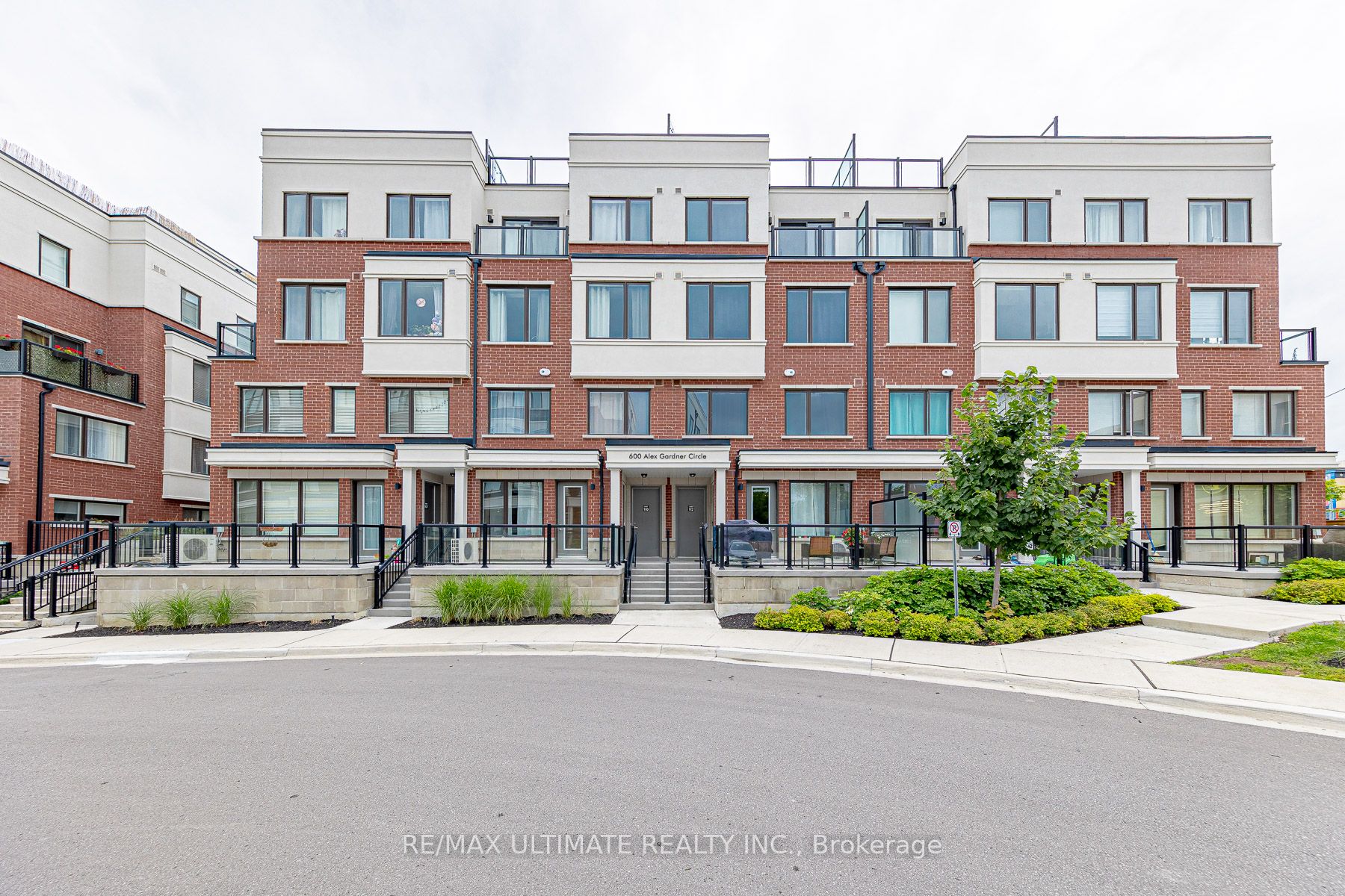 600 Alex Gardner Circle 109, Aurora, ON L4G 0A3