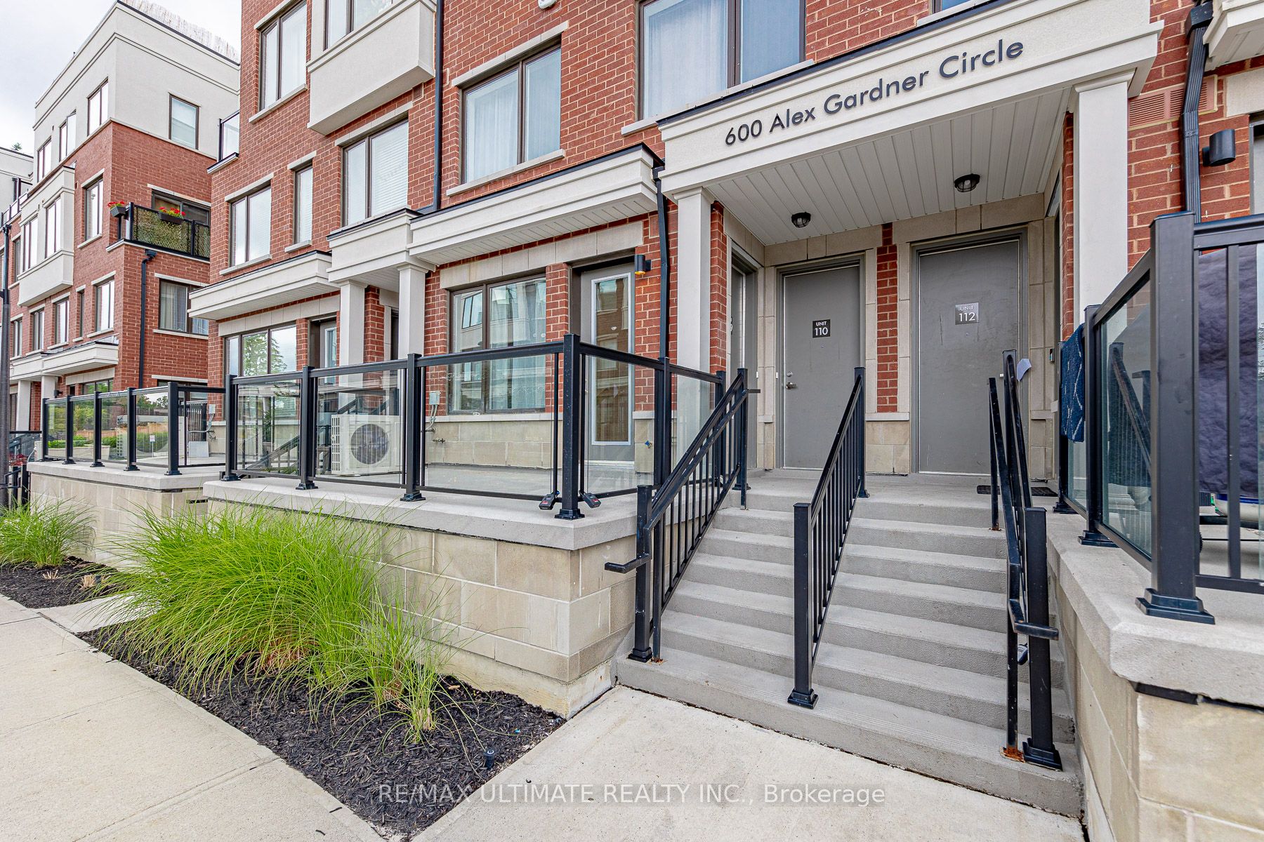 600 Alex Gardner Circle 109, Aurora, ON L4G 0A3 photo 3