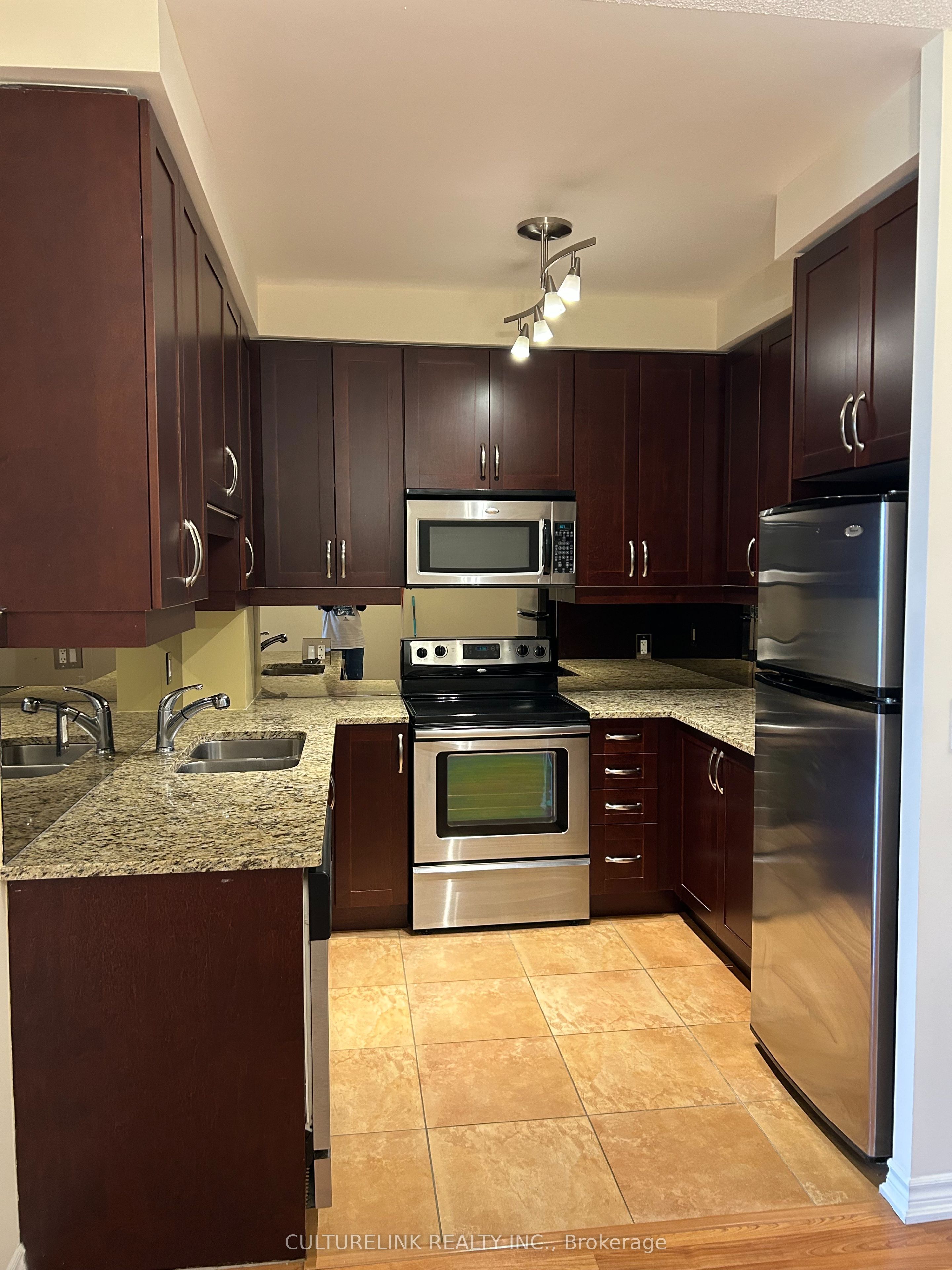 9235 Jane Street 1015, Vaughan, ON L6A 0J8