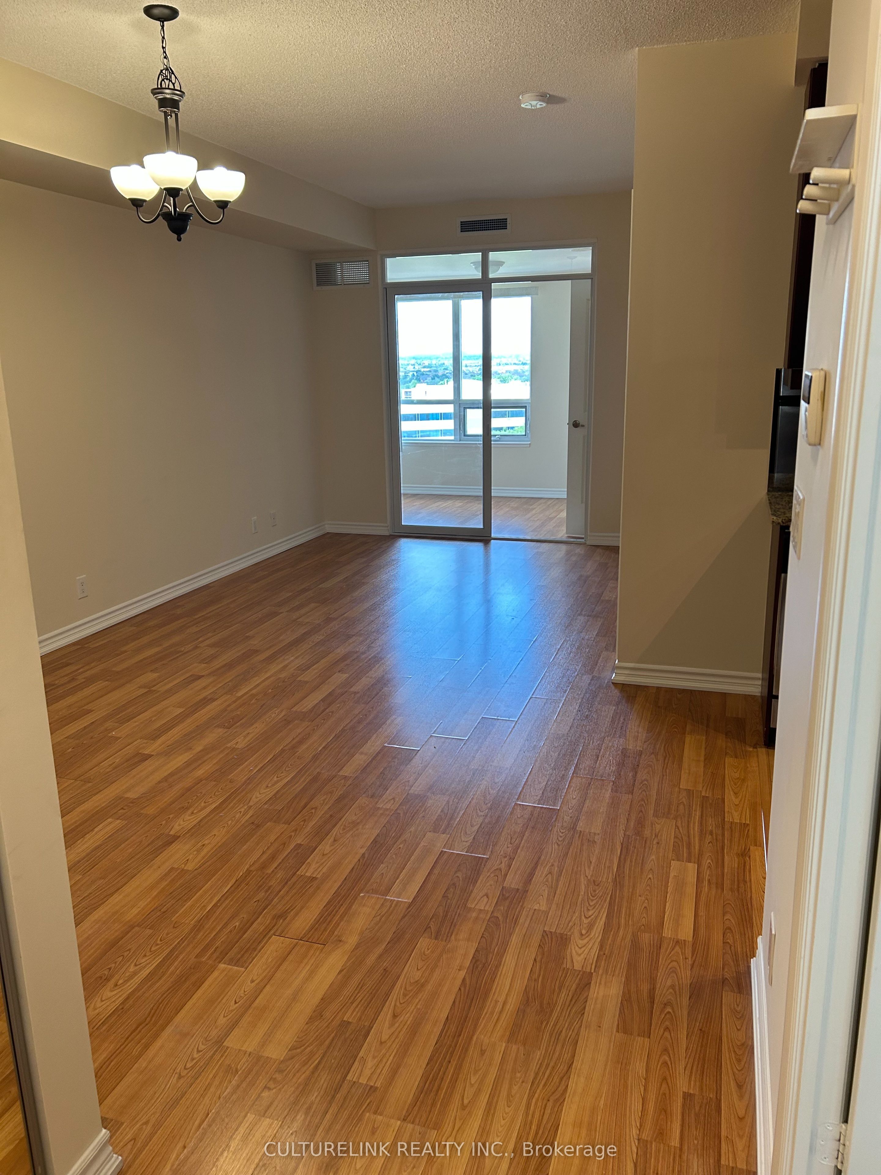 9235 Jane Street 1015, Vaughan, ON L6A 0J8 photo 2
