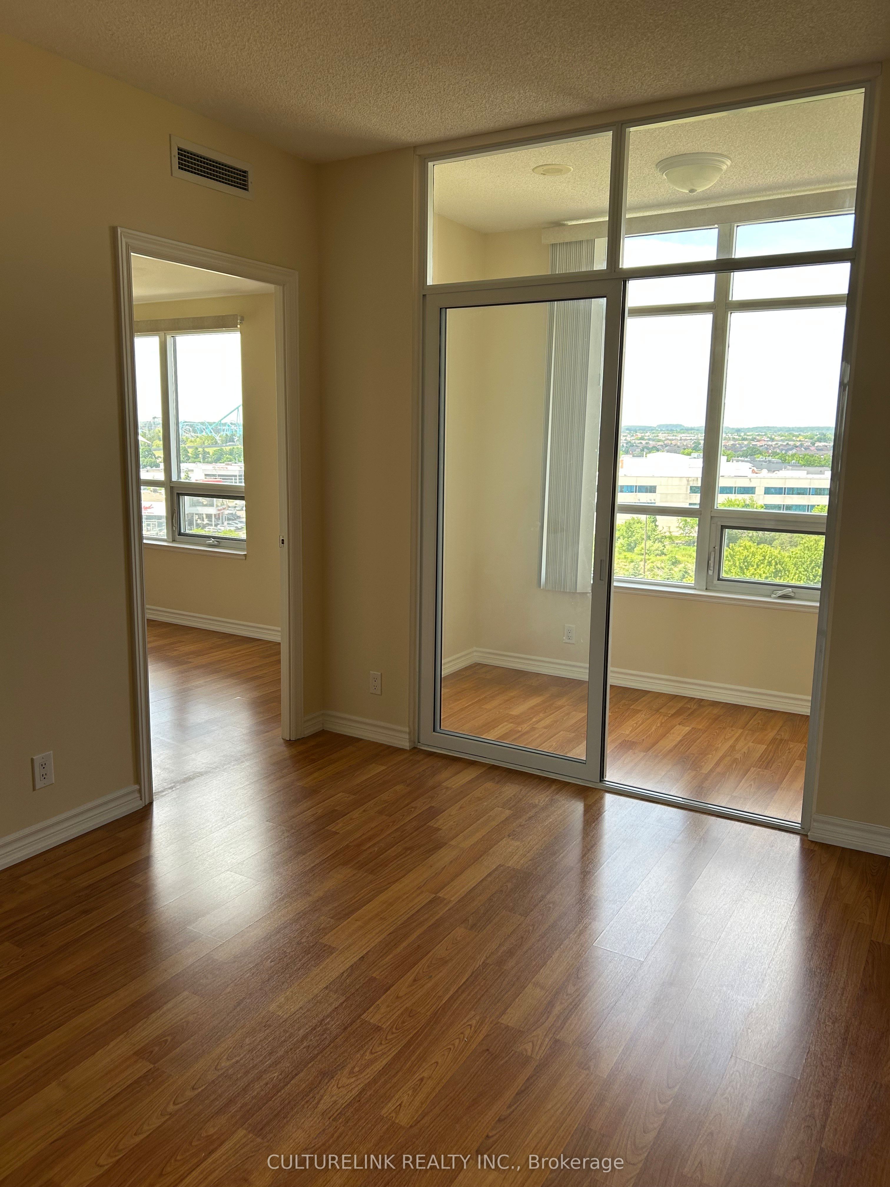9235 Jane Street 1015, Vaughan, ON L6A 0J8 photo 3