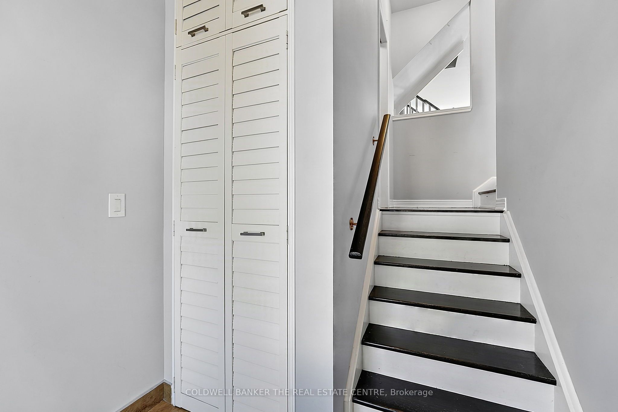 370 Doak Lane, Newmarket, ON L3Y 0A8 photo 2