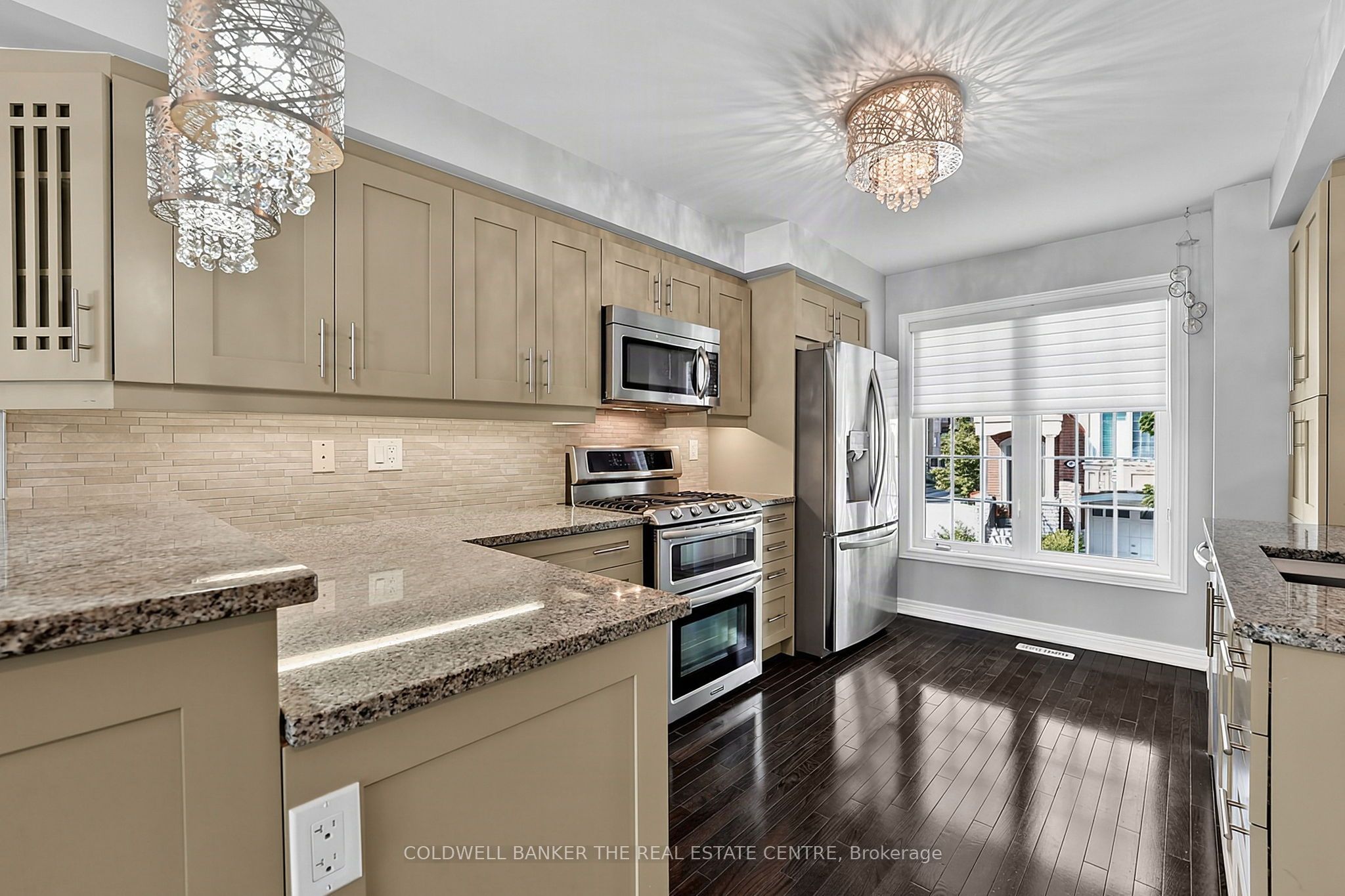 370 Doak Lane, Newmarket, ON L3Y 0A8 photo 3