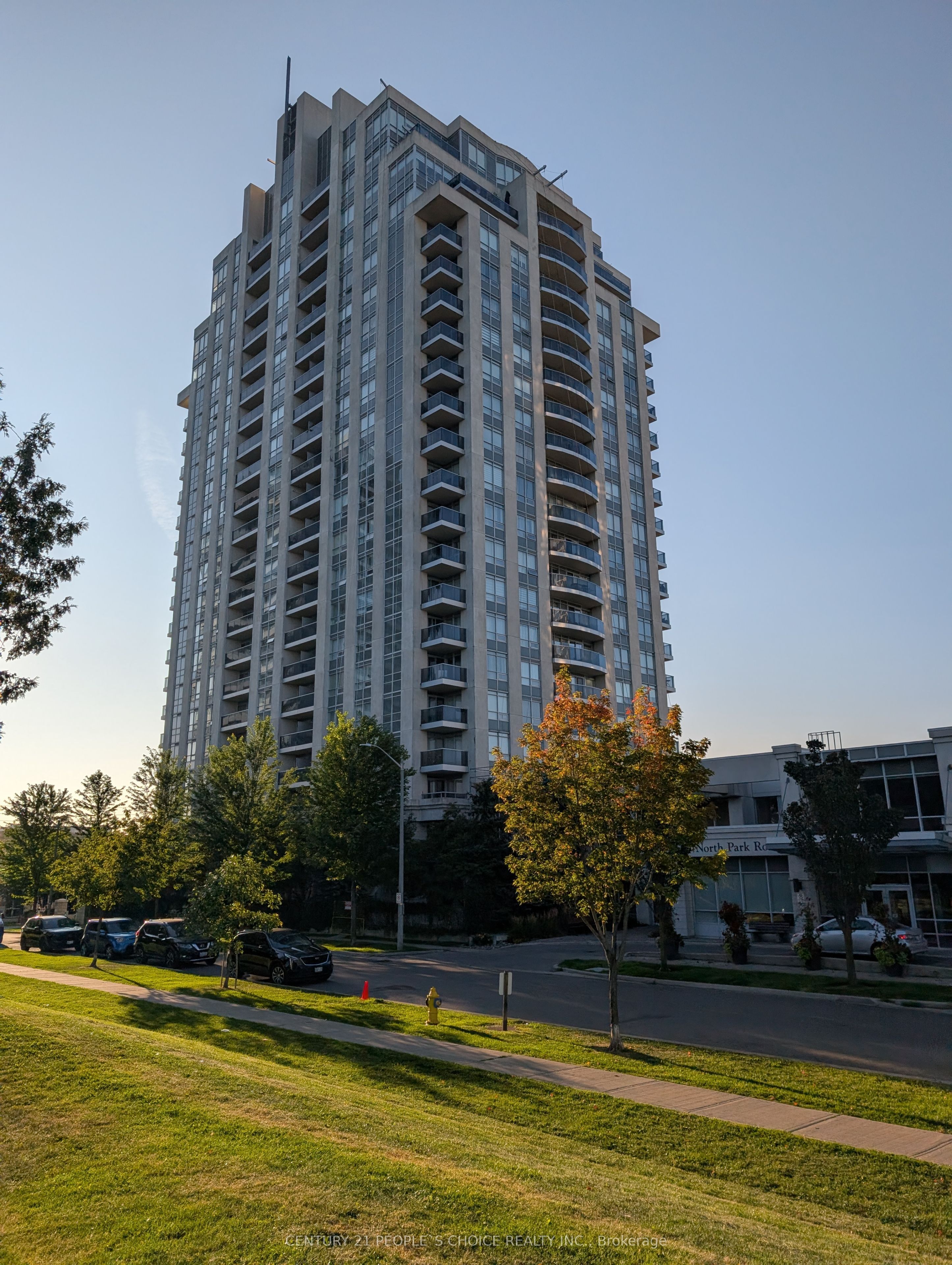 7 North Park Road 401, Vaughan, ON L4J 0C9