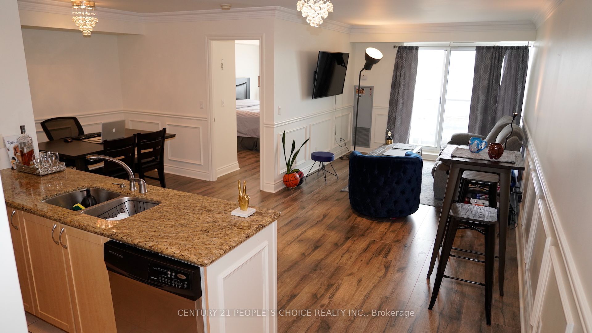 7 North Park Road 401, Vaughan, ON L4J 0C9 photo 3