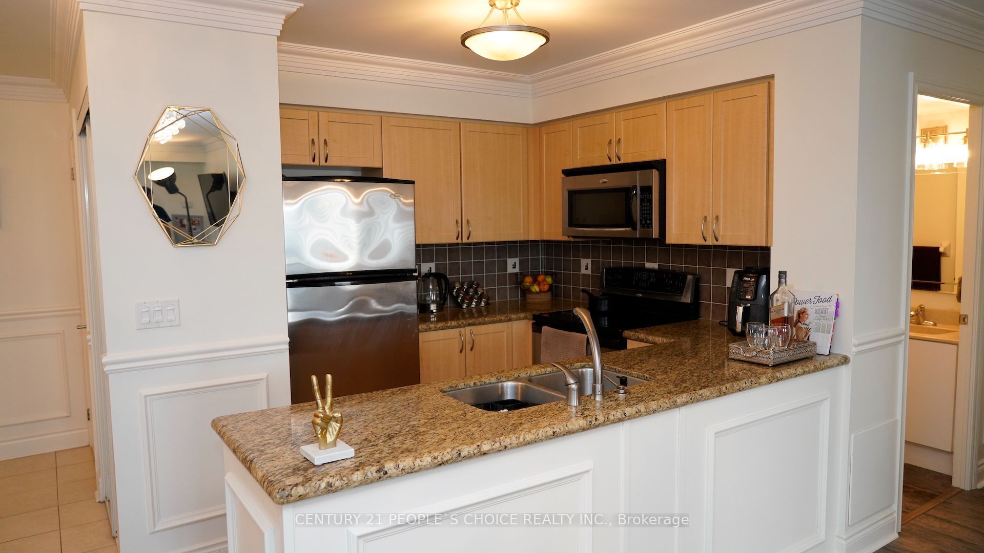7 North Park Road 401, Vaughan, ON L4J 0C9 photo 4