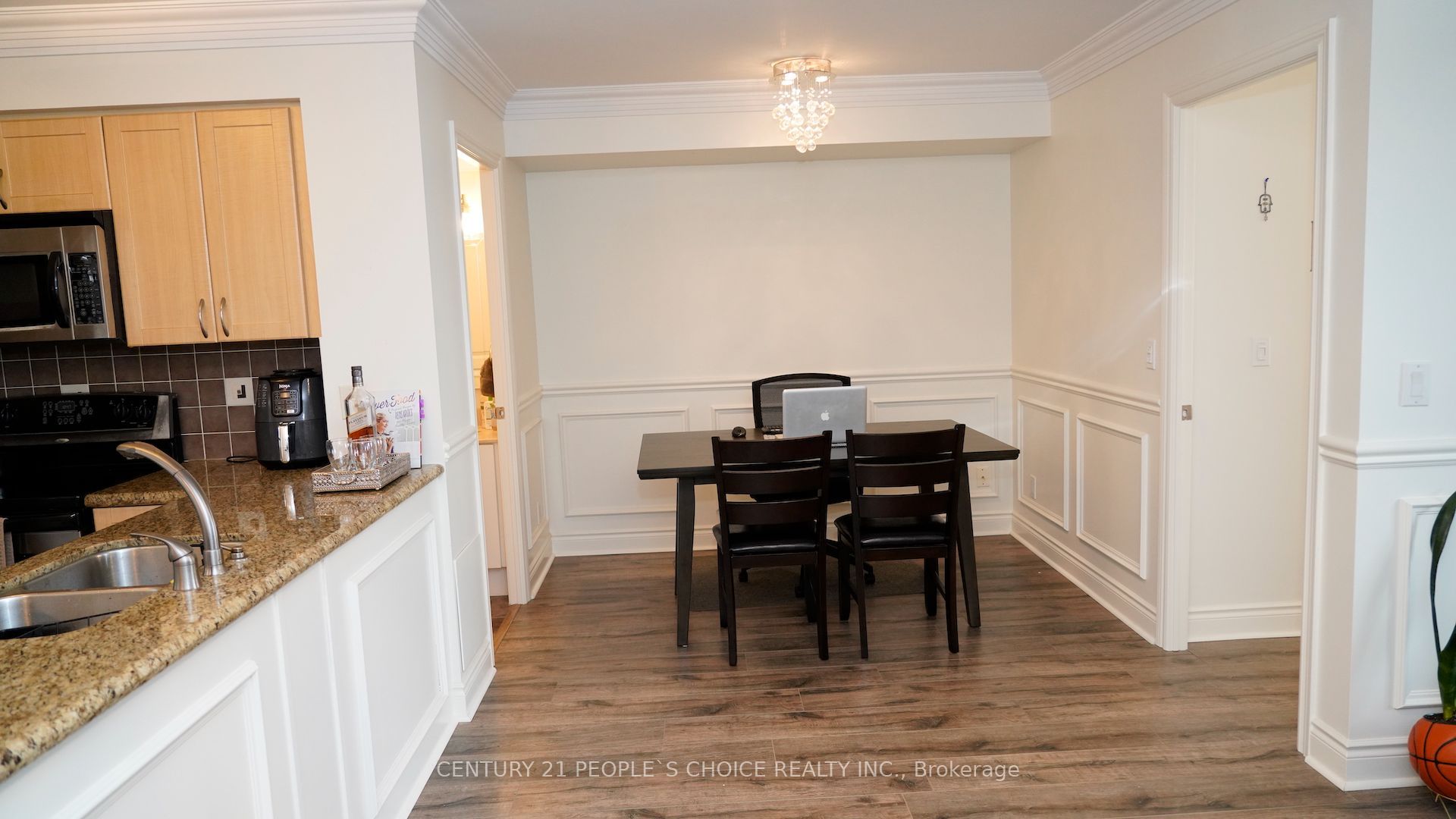 7 North Park Road 401, Vaughan, ON L4J 0C9 photo 5