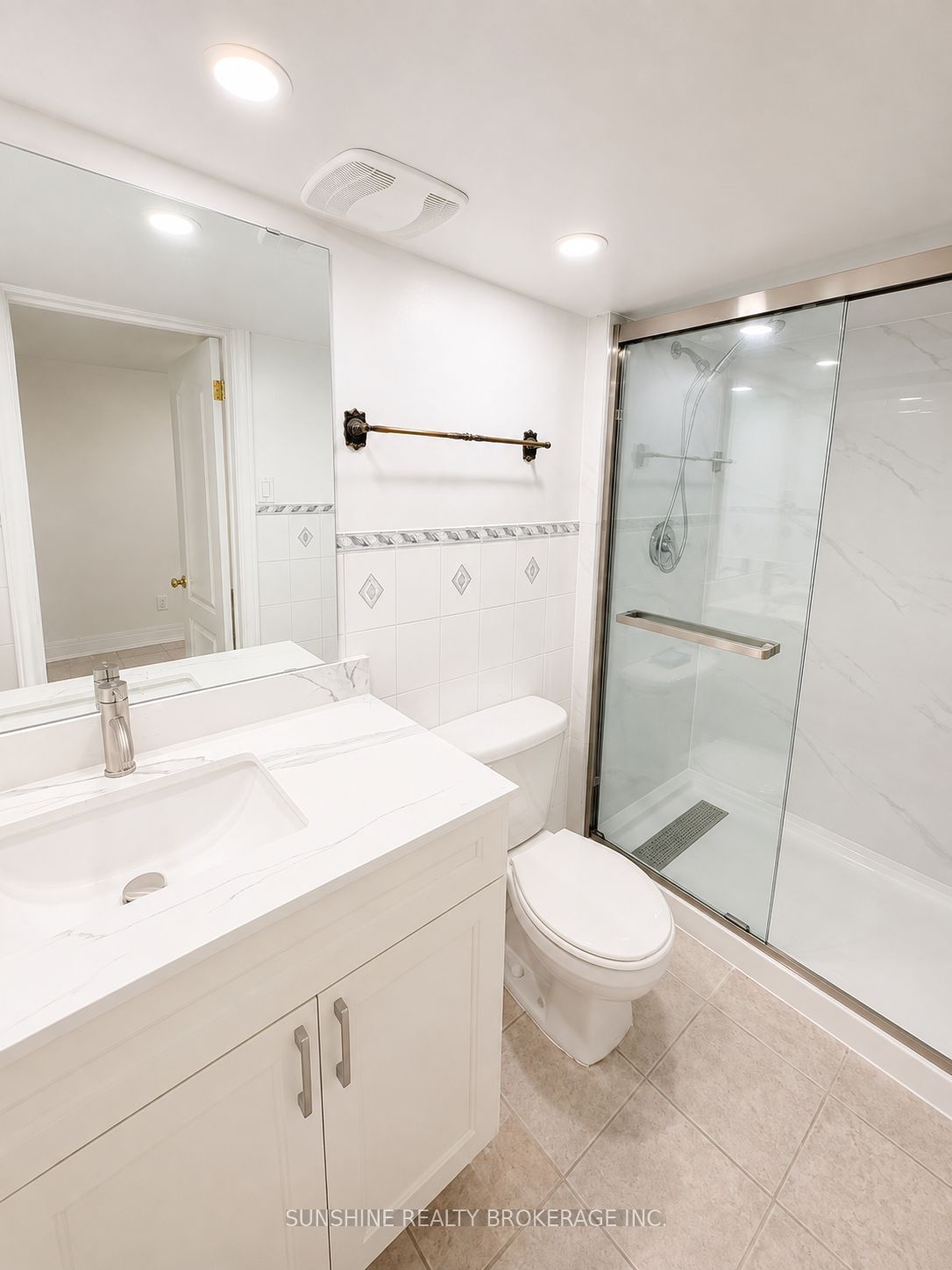 216 Alverna Road Lower B, Richmond Hill, ON L4C 3M7 photo 5