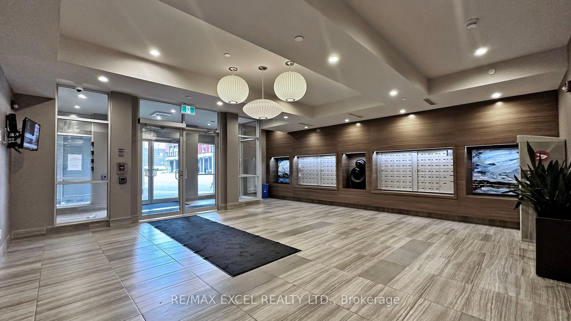 2 Adam Sellers Street 302, Markham, ON L6B 1P2 photo 3