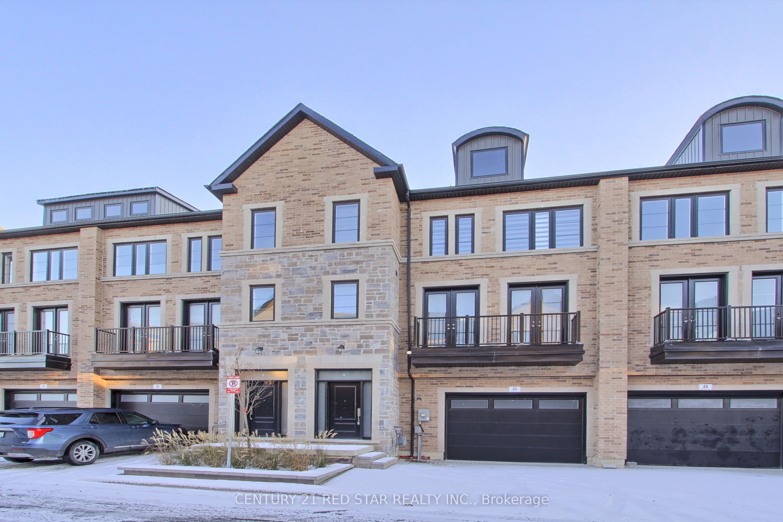 260 Eagle Street 23, Newmarket, ON L3Y 1K1 photo 2