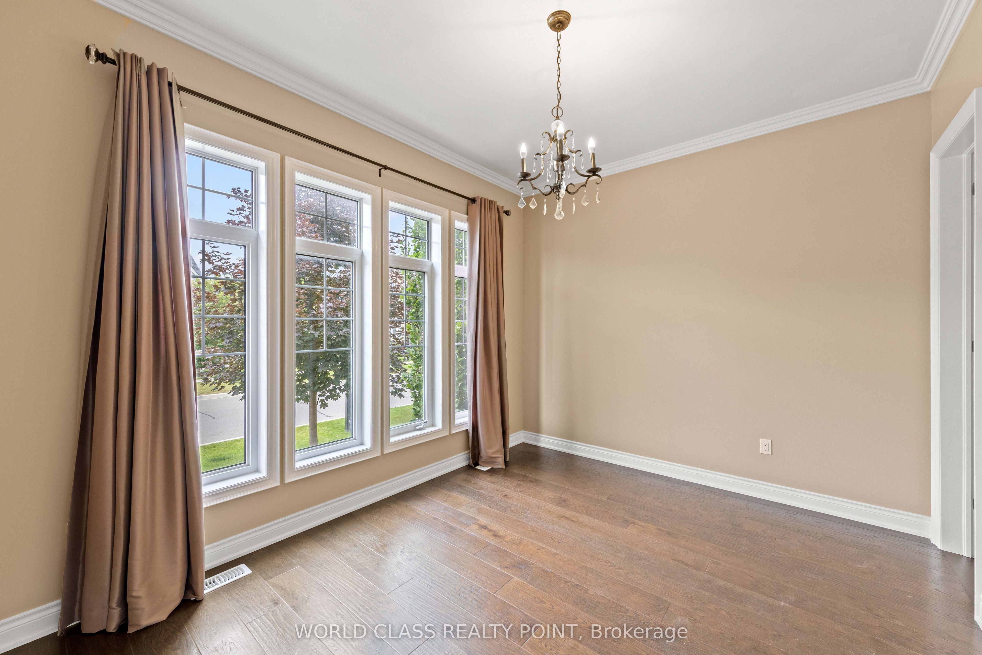 31 Munsie Drive, King, ON L7B 0N8 photo 5