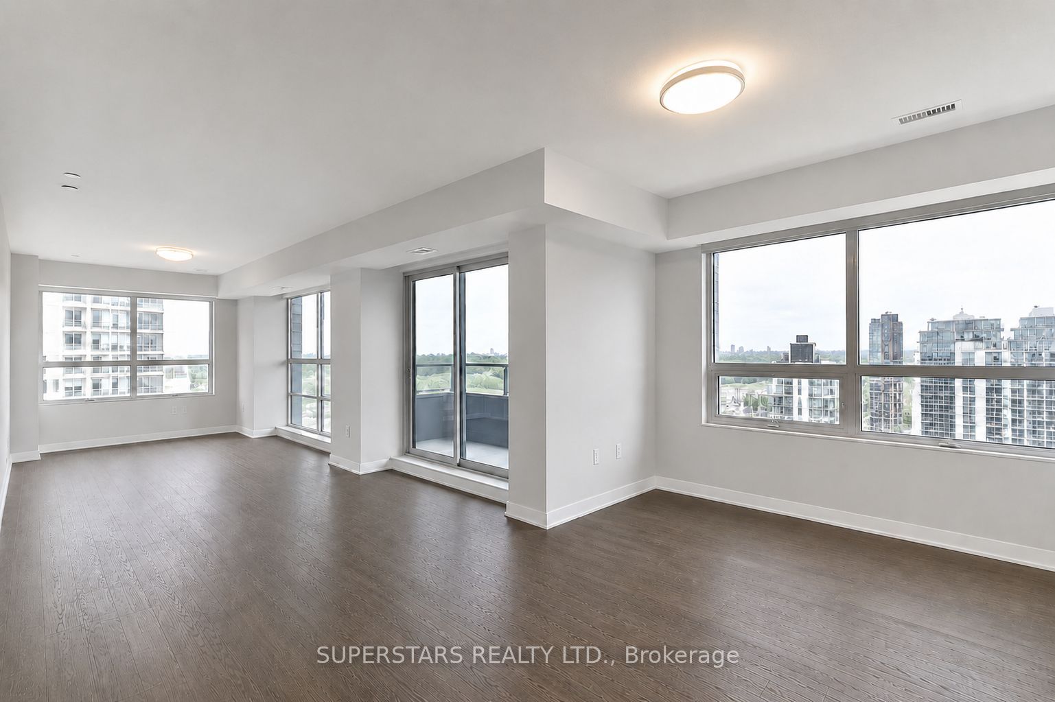 15 Water Walk Drive 1105, Markham, ON L6G 0G2 photo 2