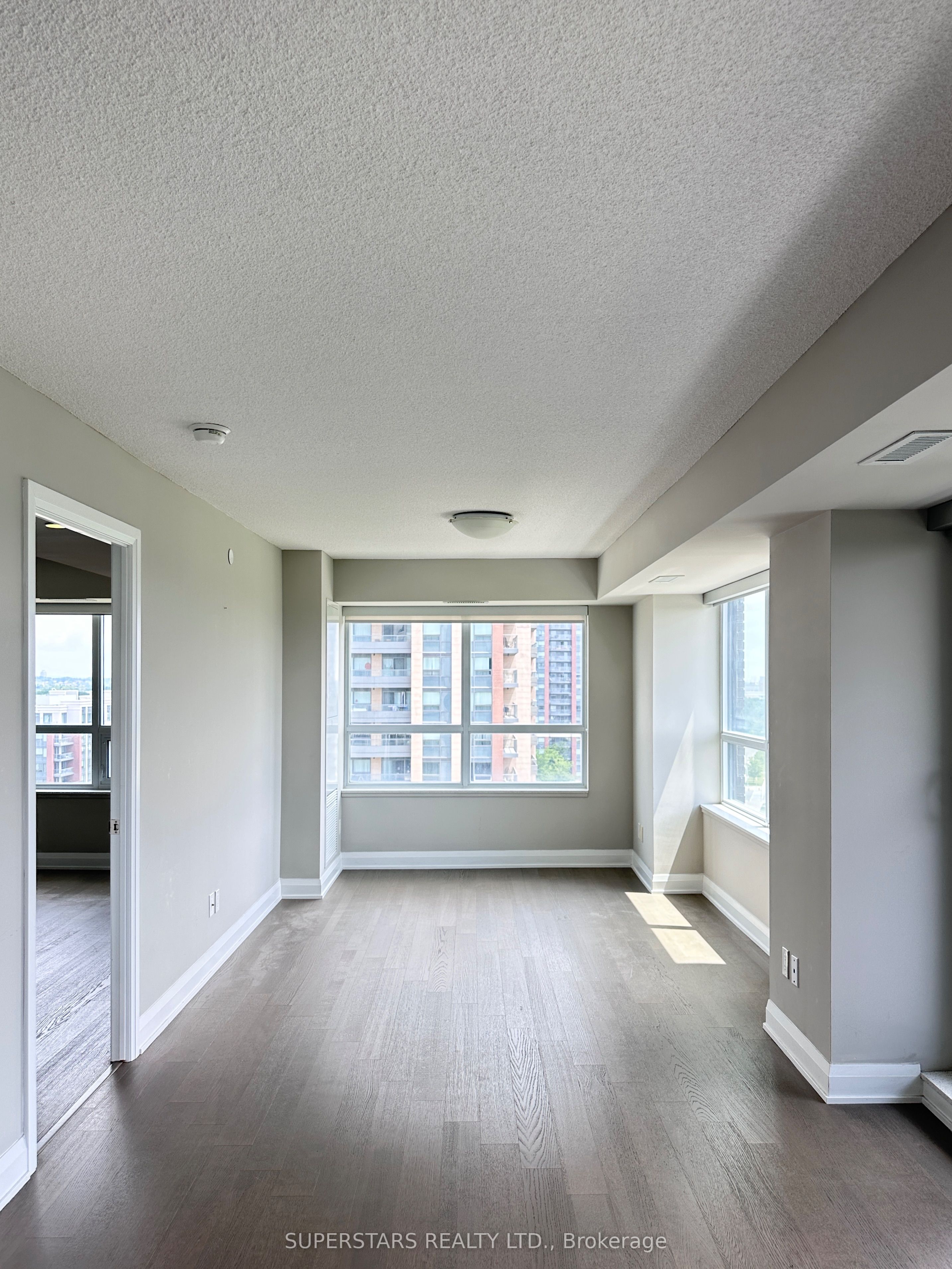 15 Water Walk Drive 1105, Markham, ON L6G 0G2 photo 3