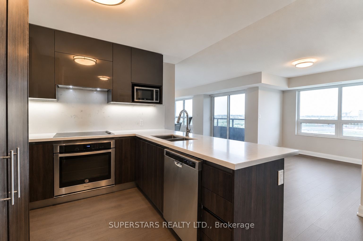15 Water Walk Drive 1105, Markham, ON L6G 0G2 photo 5