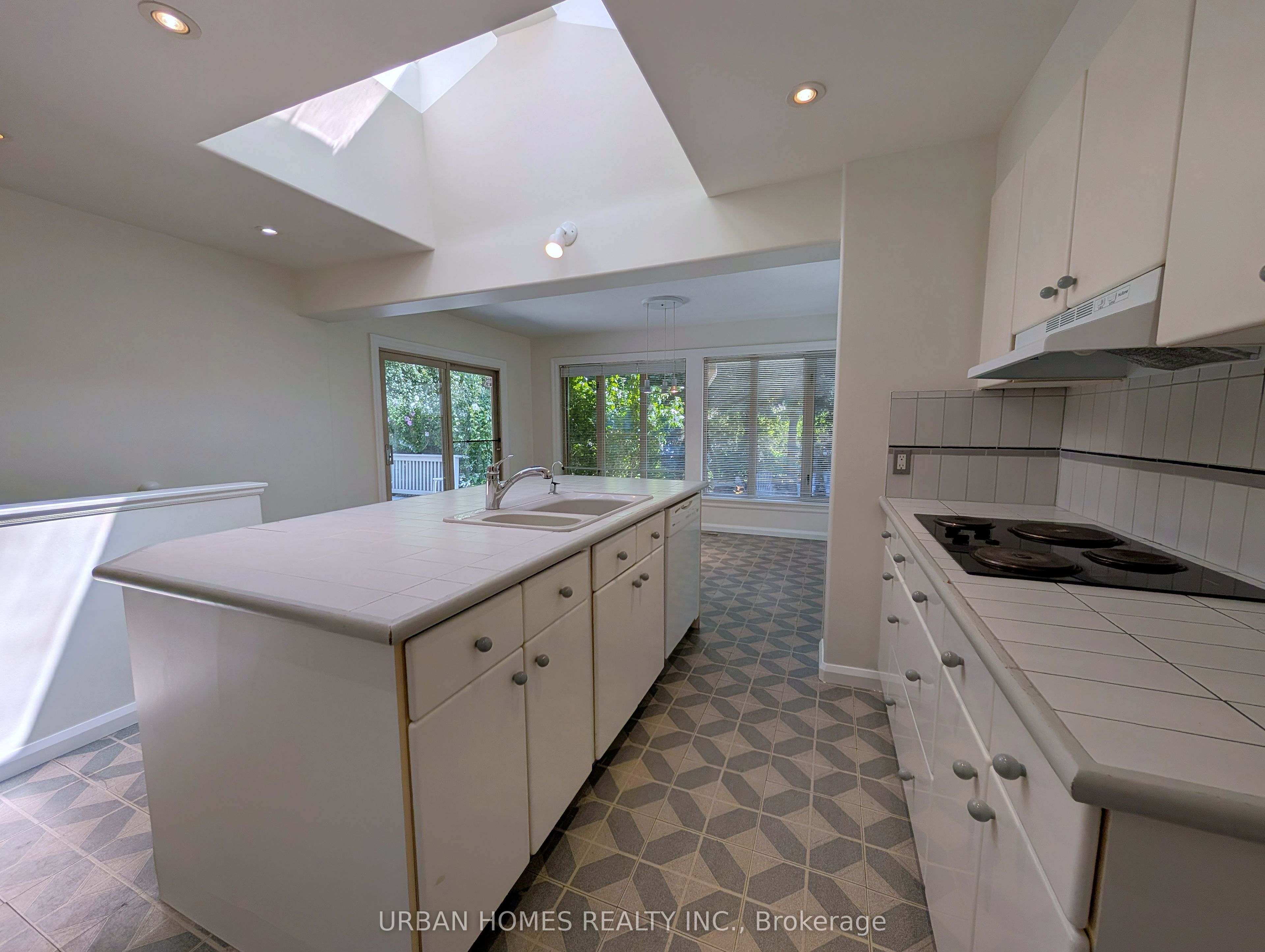 380 Mill Street, Richmond Hill, ON L4C 4B9 photo 5