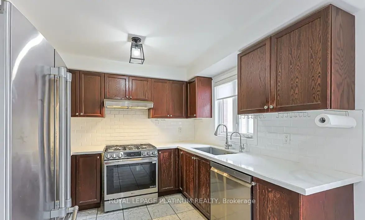 24 Smith Street, Bradford West Gwillimbury, ON L3Z 3C9 photo 4