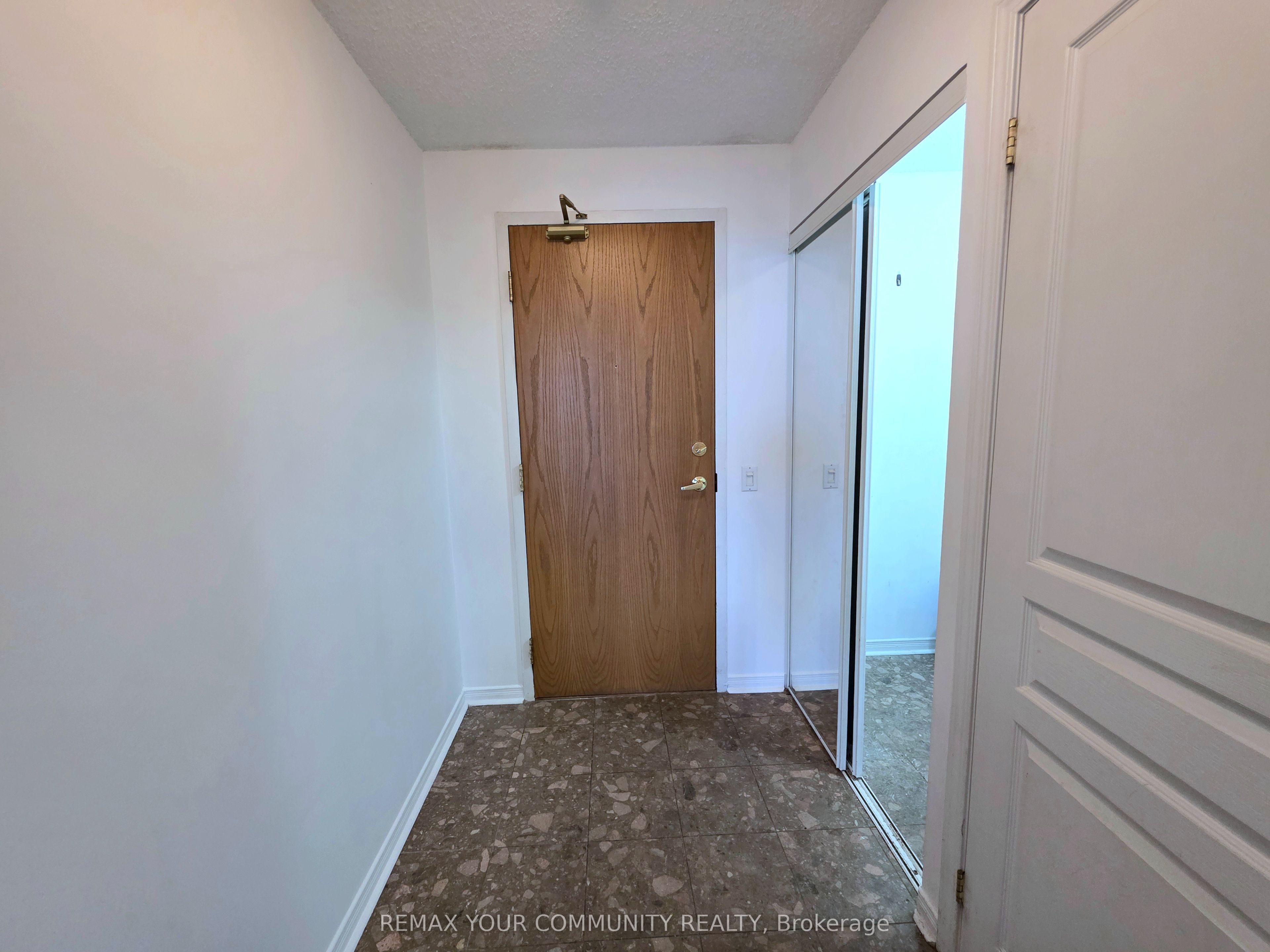 9 Northern Heights Drive E Drive 916, Richmond Hill, ON L4B 4M6 photo 2