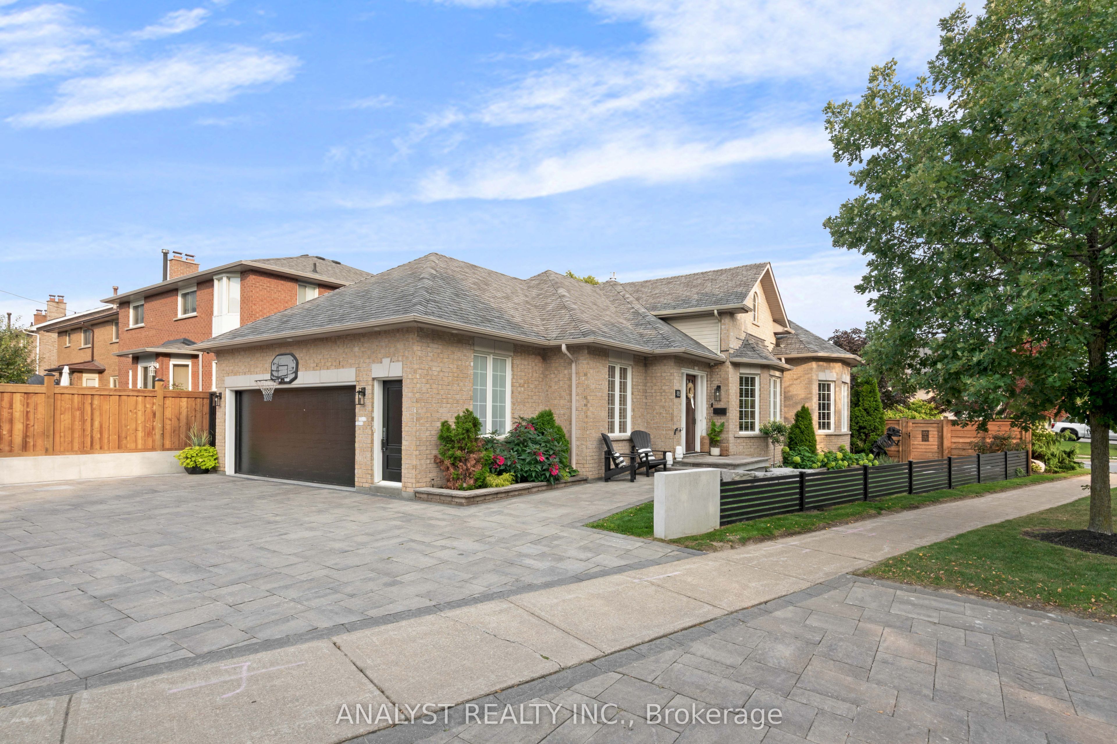 88 Brougham Drive, Vaughan, ON L4L 3C4 photo 2