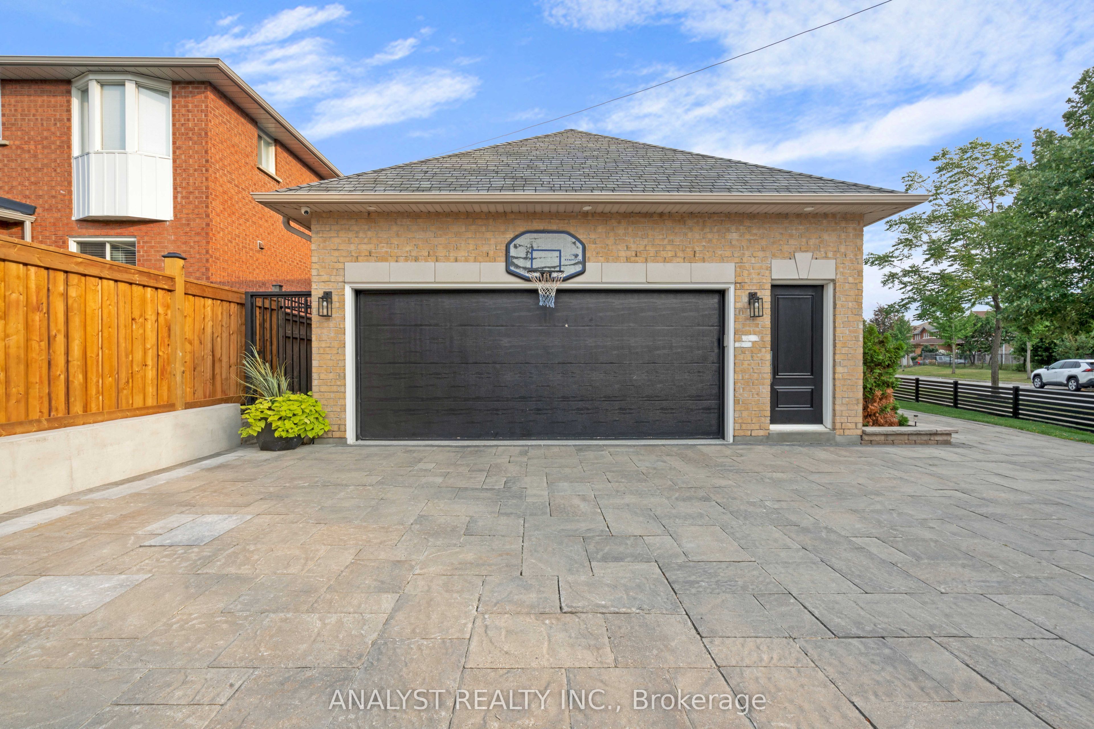 88 Brougham Drive, Vaughan, ON L4L 3C4 photo 3