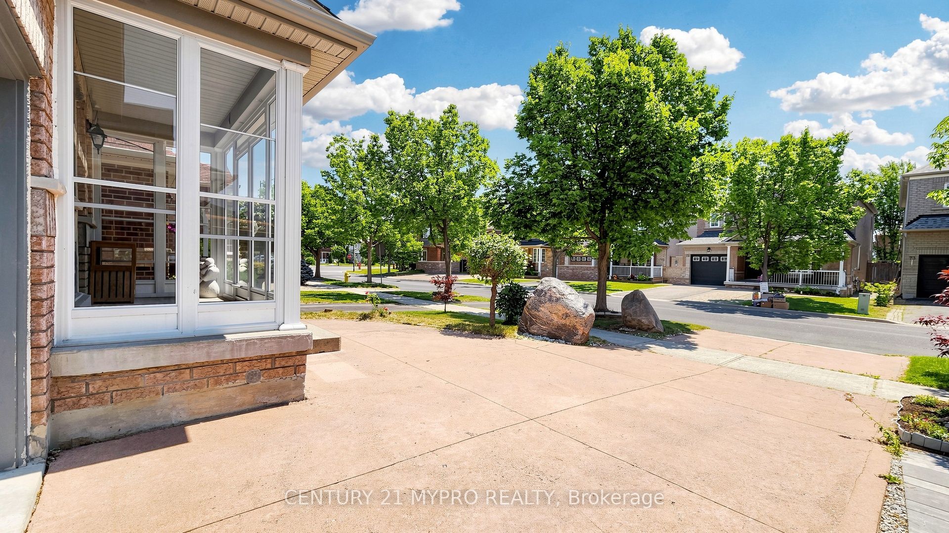 74 Victoria Wood Avenue, Markham, ON L6E 1K2 photo 2
