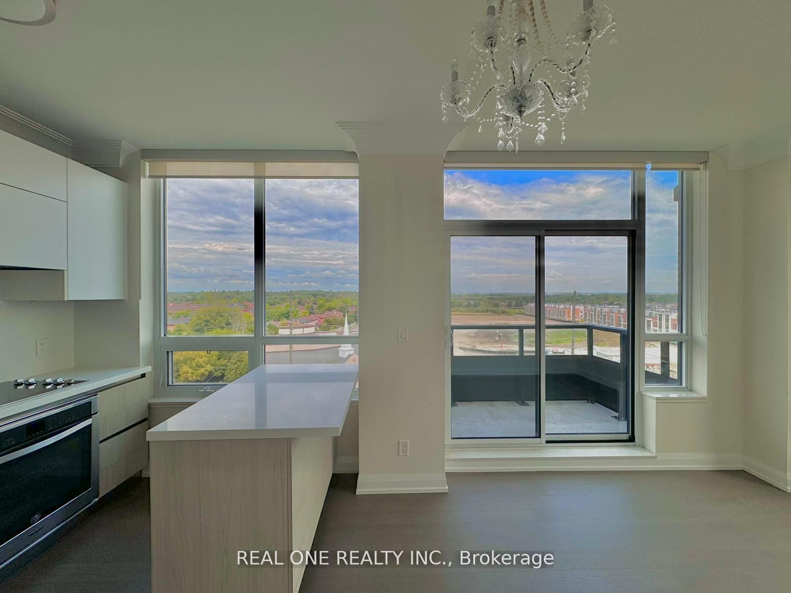 25 Water Walk Drive Rg22, Markham, ON L6G 0G3 photo 3