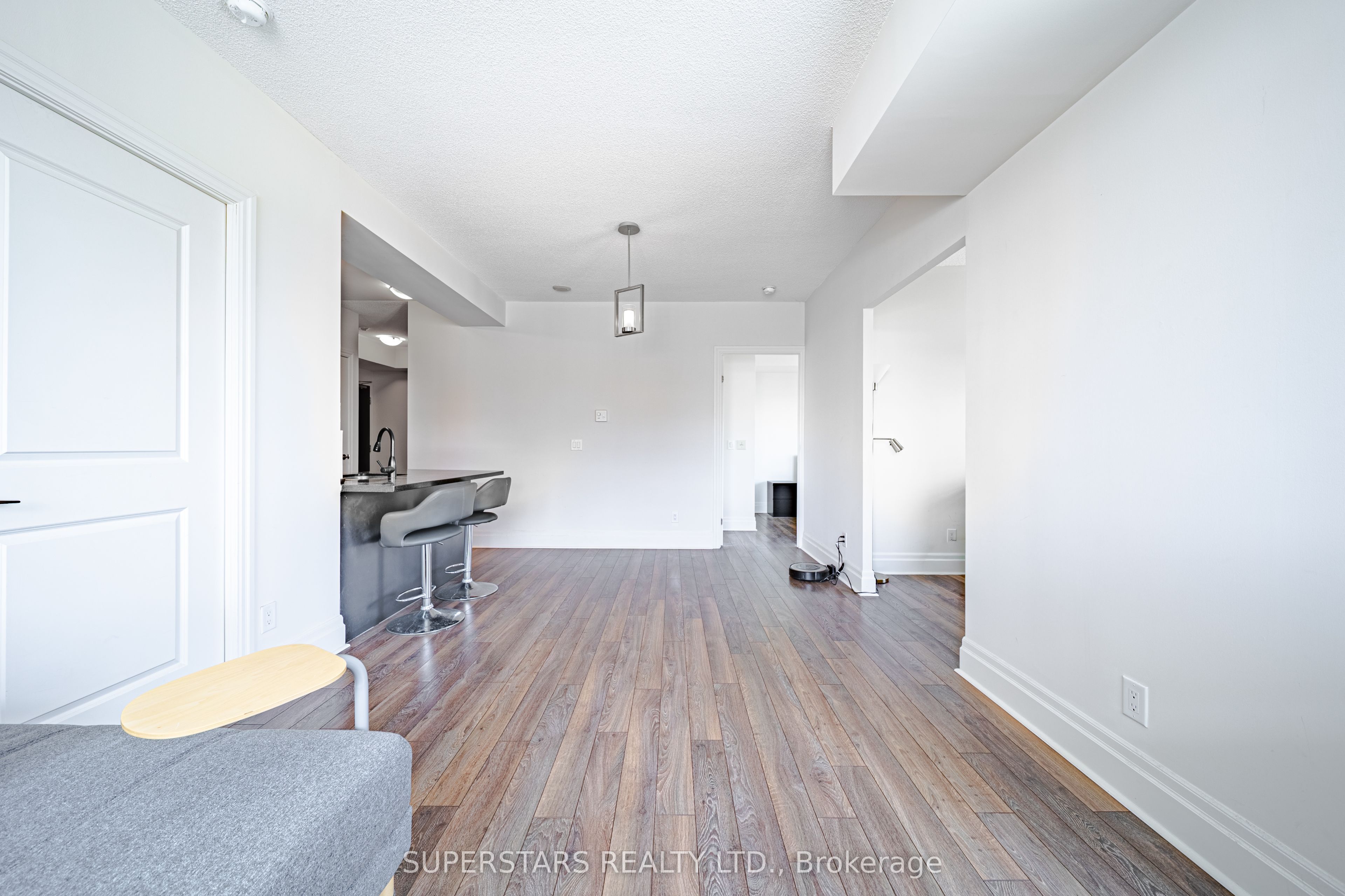 151 Upper Duke Crescent 809, Markham, ON L6G 0E1 photo 5