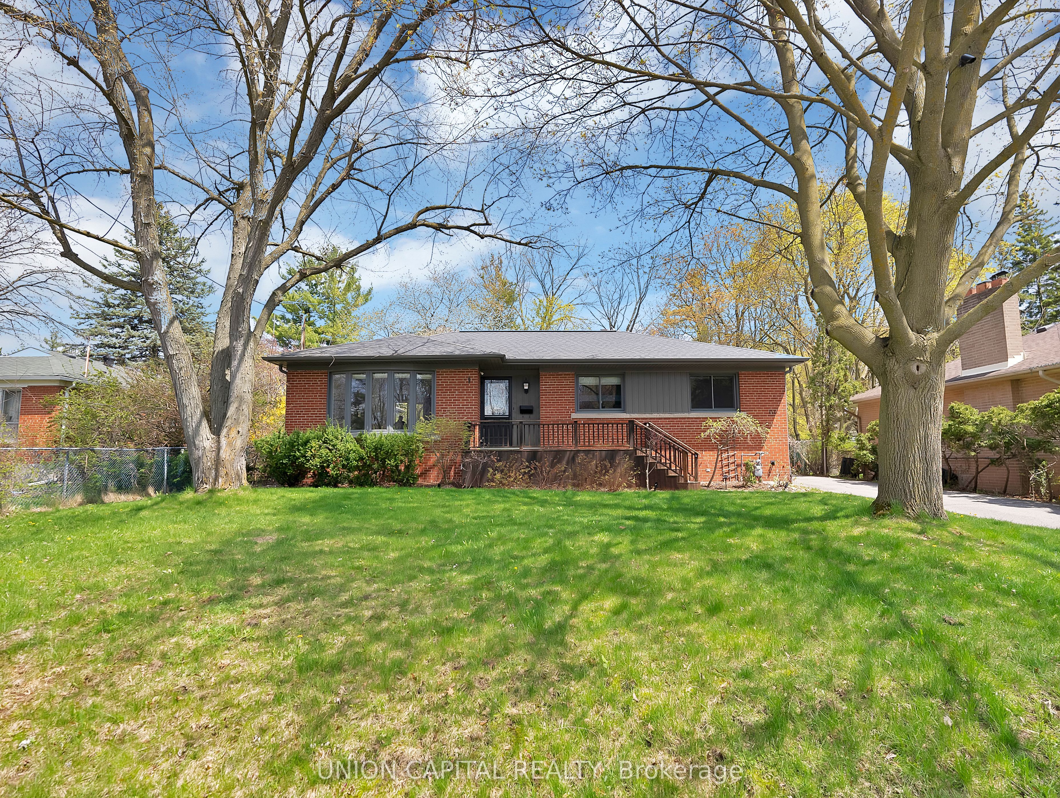 111 Libby Boulevard, Richmond Hill, ON L4C 4V4 photo 2