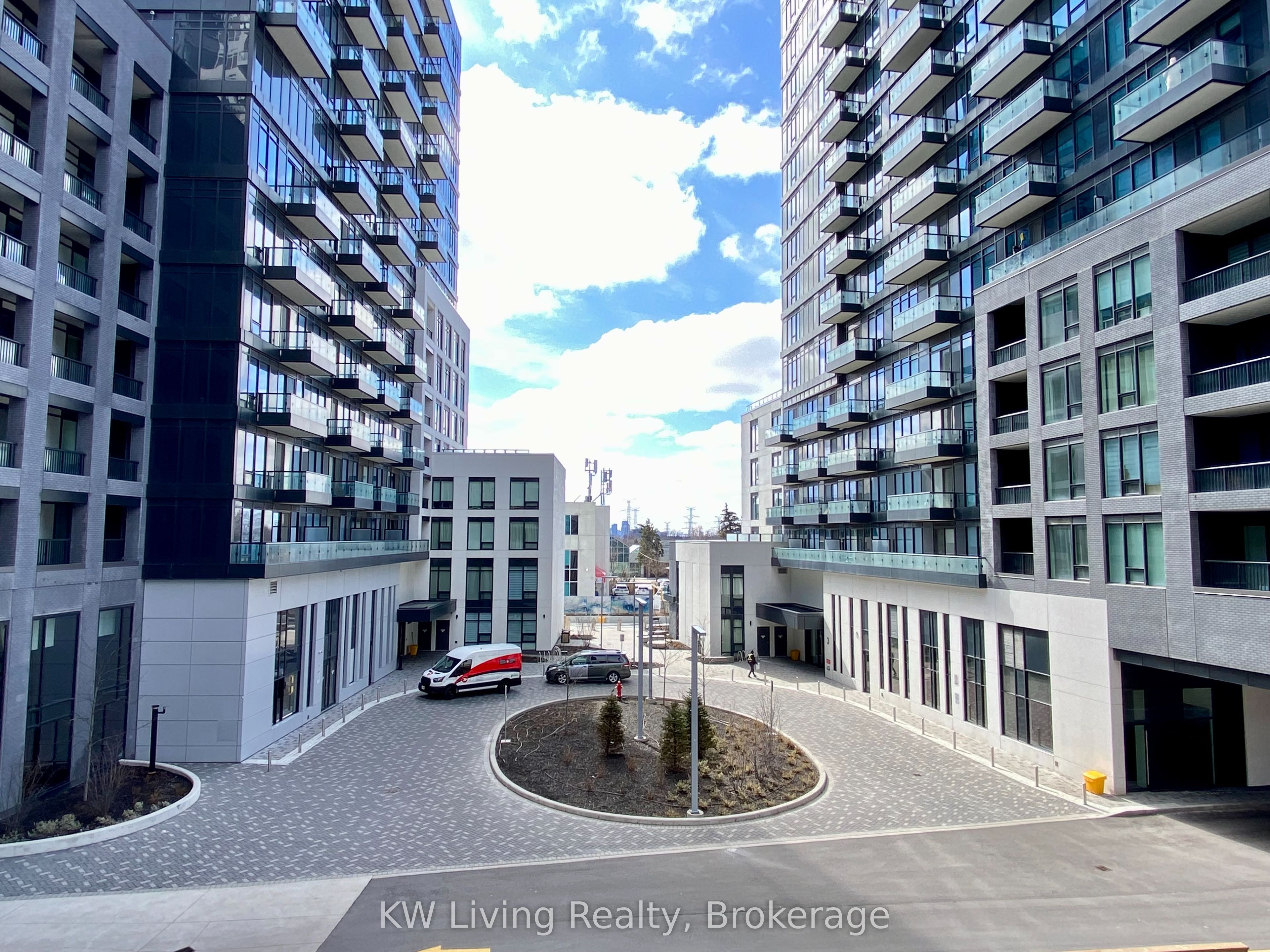 8888 Yonge Street 203, Richmond Hill, ON L4C 5V6 photo 4