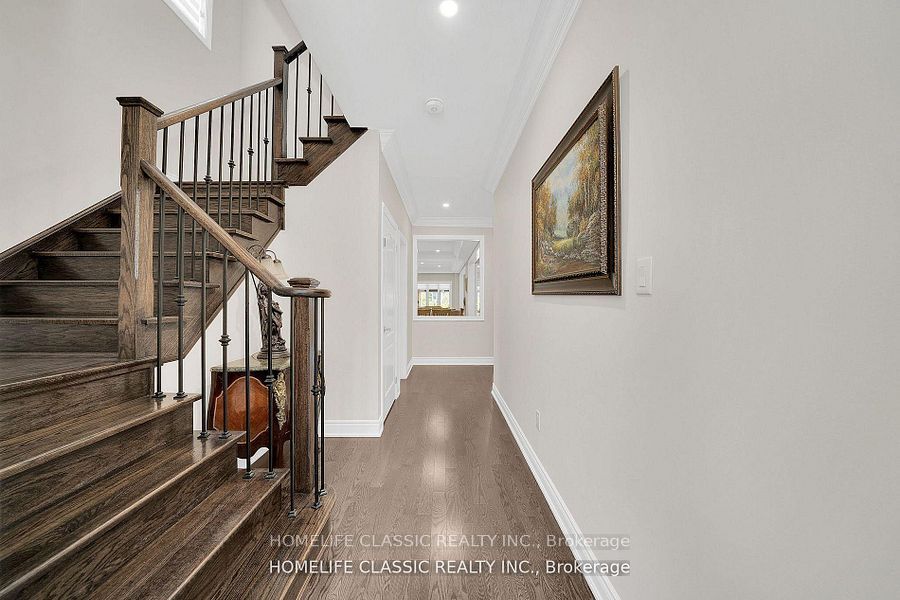 105 McKenzie Way, Bradford West Gwillimbury, ON L3Z 4G6 photo 4