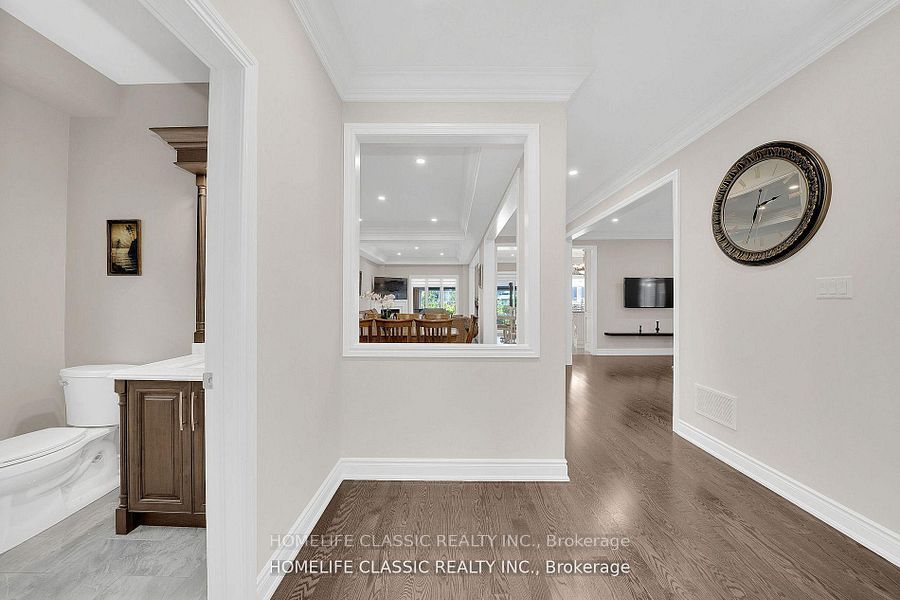 105 McKenzie Way, Bradford West Gwillimbury, ON L3Z 4G6 photo 5