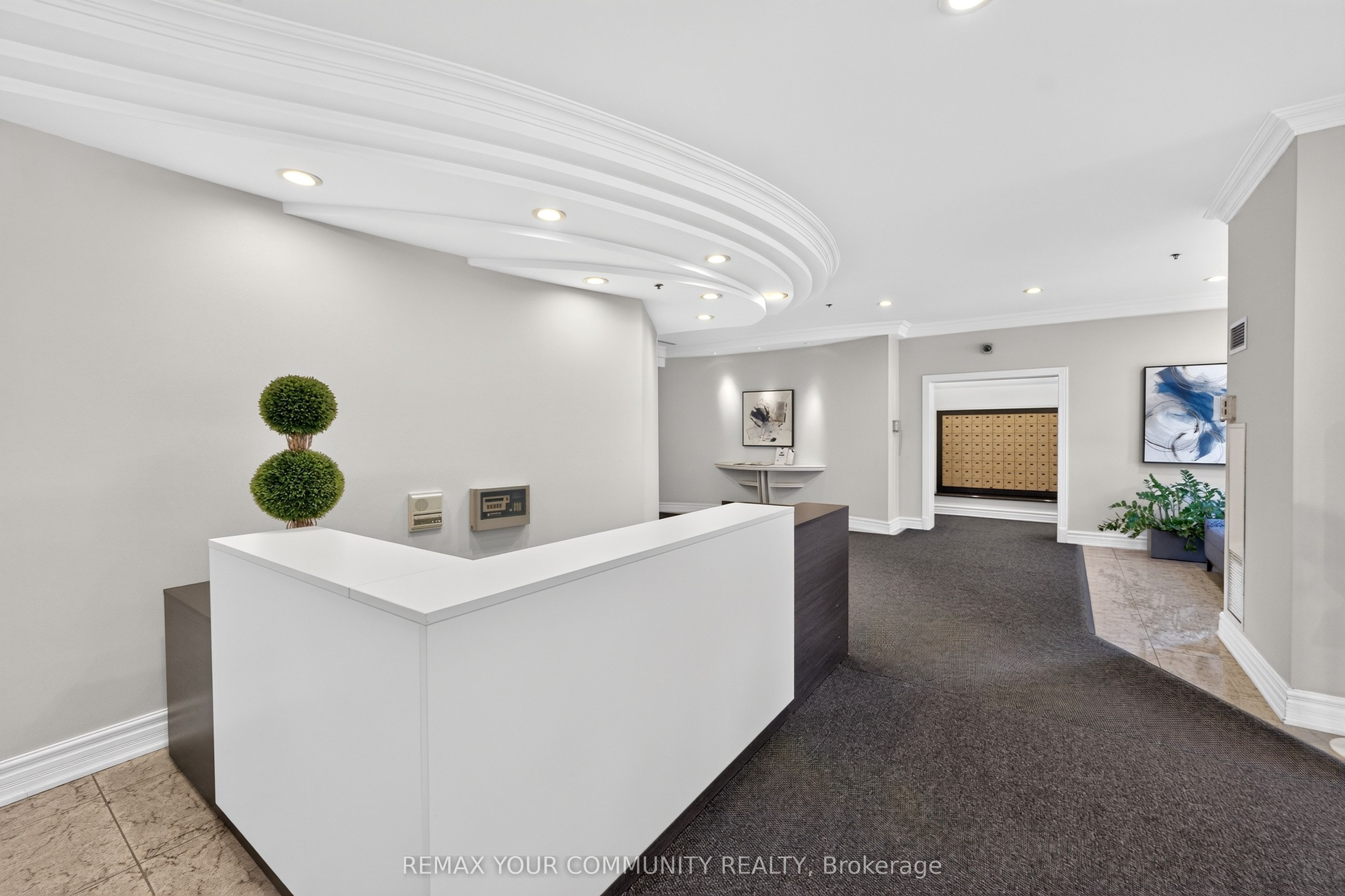 3 ELLESMERE Street 721, Richmond Hill, ON L4B 4N2 photo 4